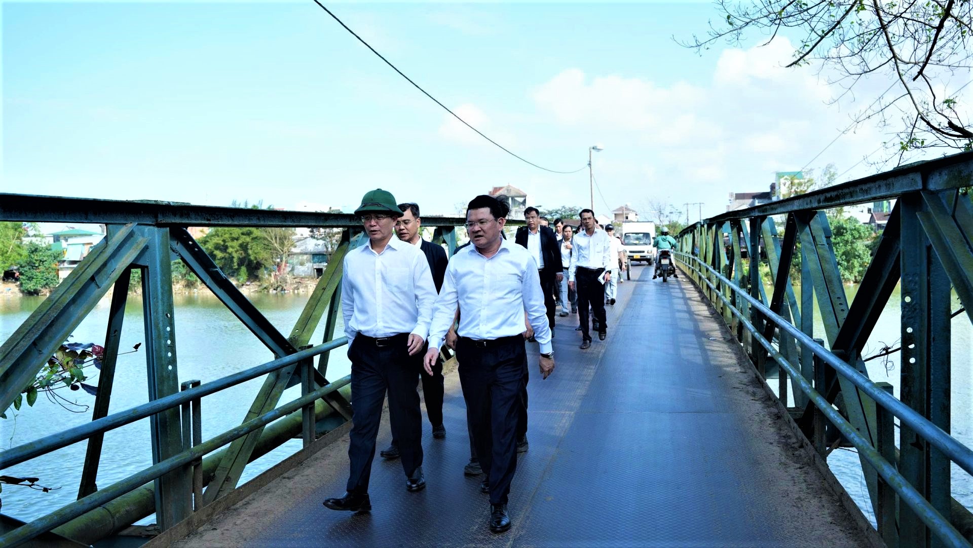 Huế: Đầu tư 2.200 tỷ đồng x&acirc;y cầu vượt s&ocirc;ng Hương- Ảnh 2.