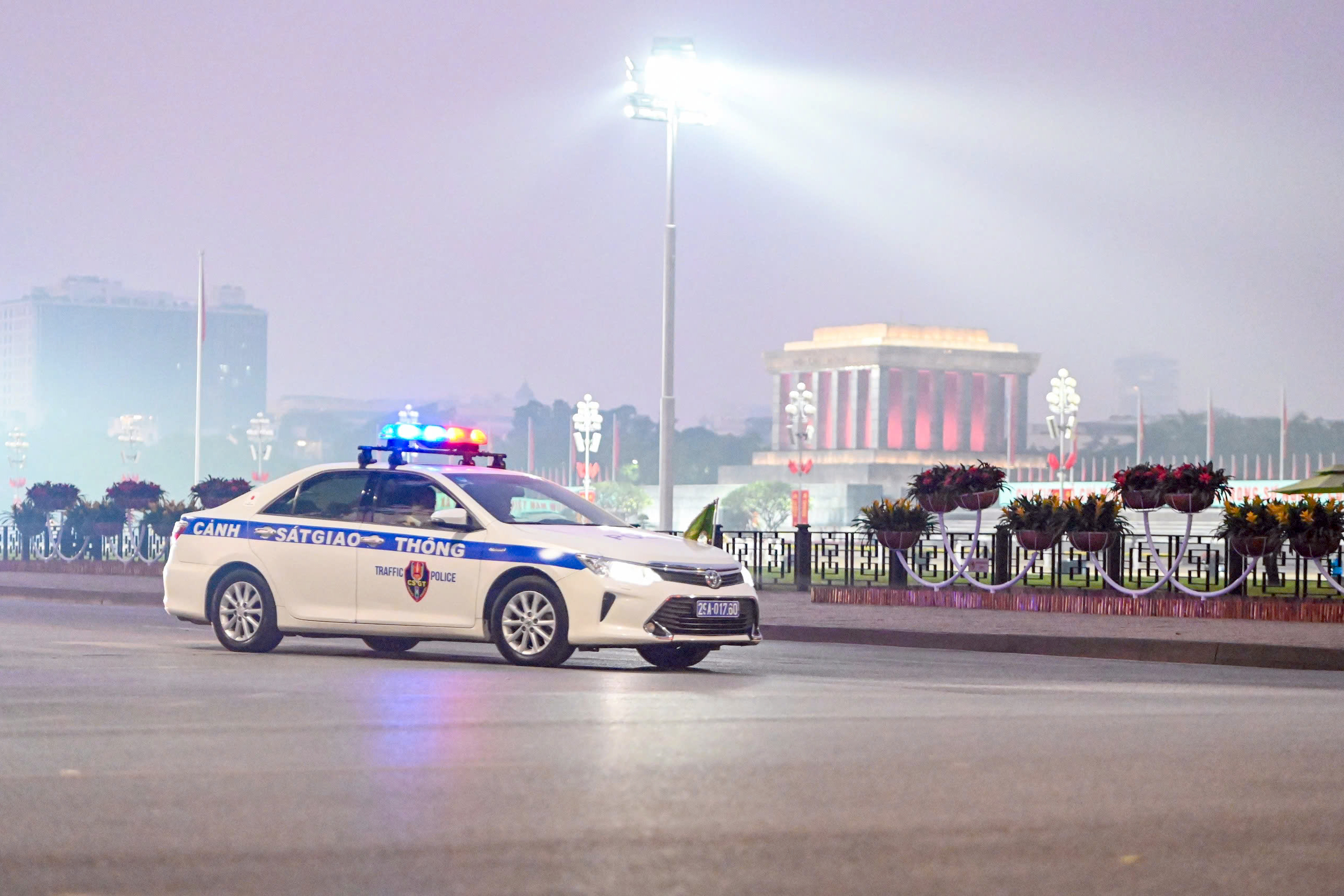 Công an Hà Nội diễn tập dẫn đoàn, bảo đảm giao thông phục vụ Đại hội XIV của Đảng- Ảnh 3. Công an Hà Nội diễn tập dẫn đoàn, bảo đảm giao thông phục vụ Đại hội XIV của Đảng- Ảnh 3.