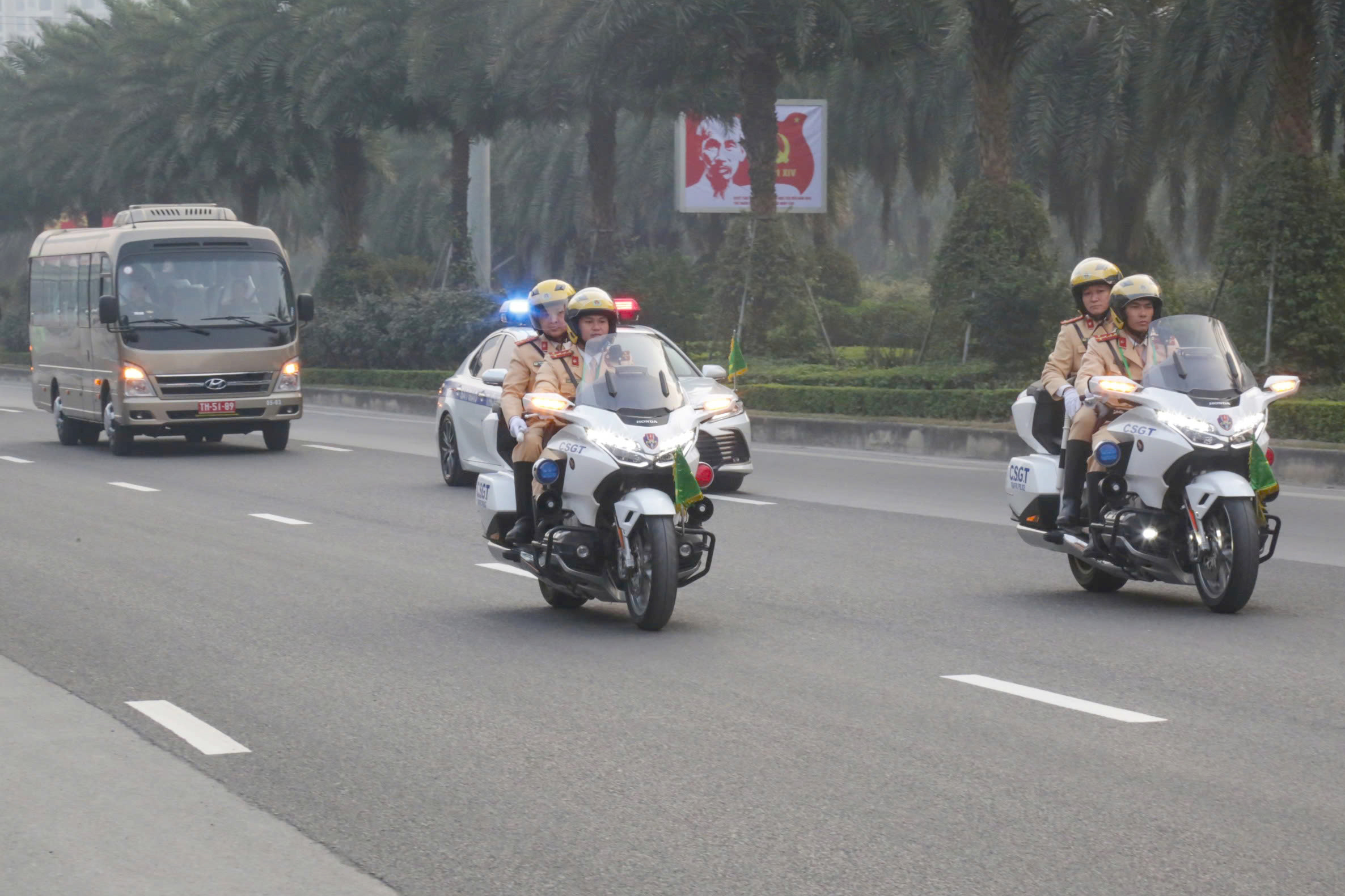 Công an Hà Nội diễn tập dẫn đoàn, bảo đảm giao thông phục vụ Đại hội XIV của Đảng- Ảnh 6. Công an Hà Nội diễn tập dẫn đoàn, bảo đảm giao thông phục vụ Đại hội XIV của Đảng- Ảnh 6.