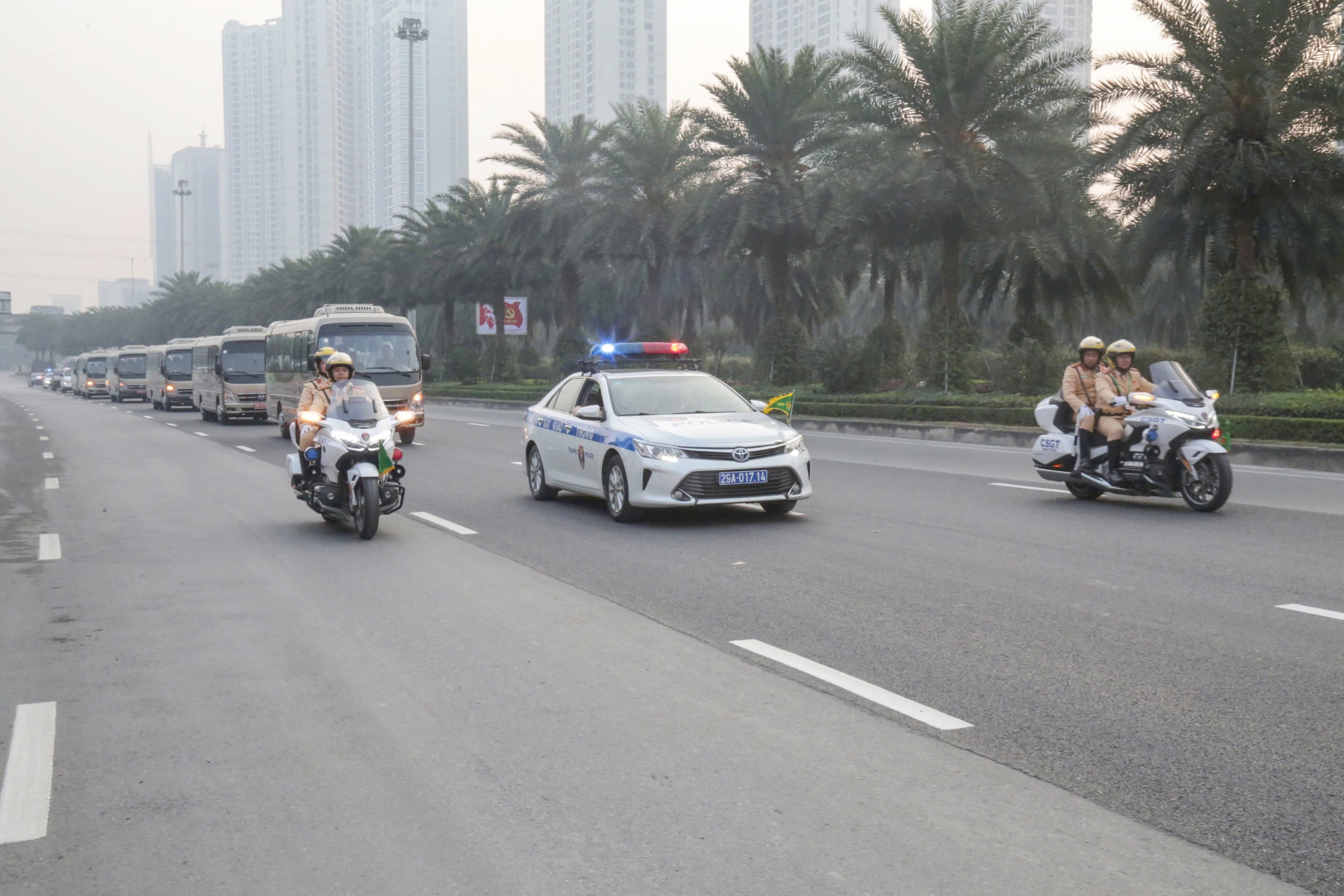 Công an Hà Nội diễn tập dẫn đoàn, bảo đảm giao thông phục vụ Đại hội XIV của Đảng- Ảnh 7. Công an Hà Nội diễn tập dẫn đoàn, bảo đảm giao thông phục vụ Đại hội XIV của Đảng- Ảnh 7.