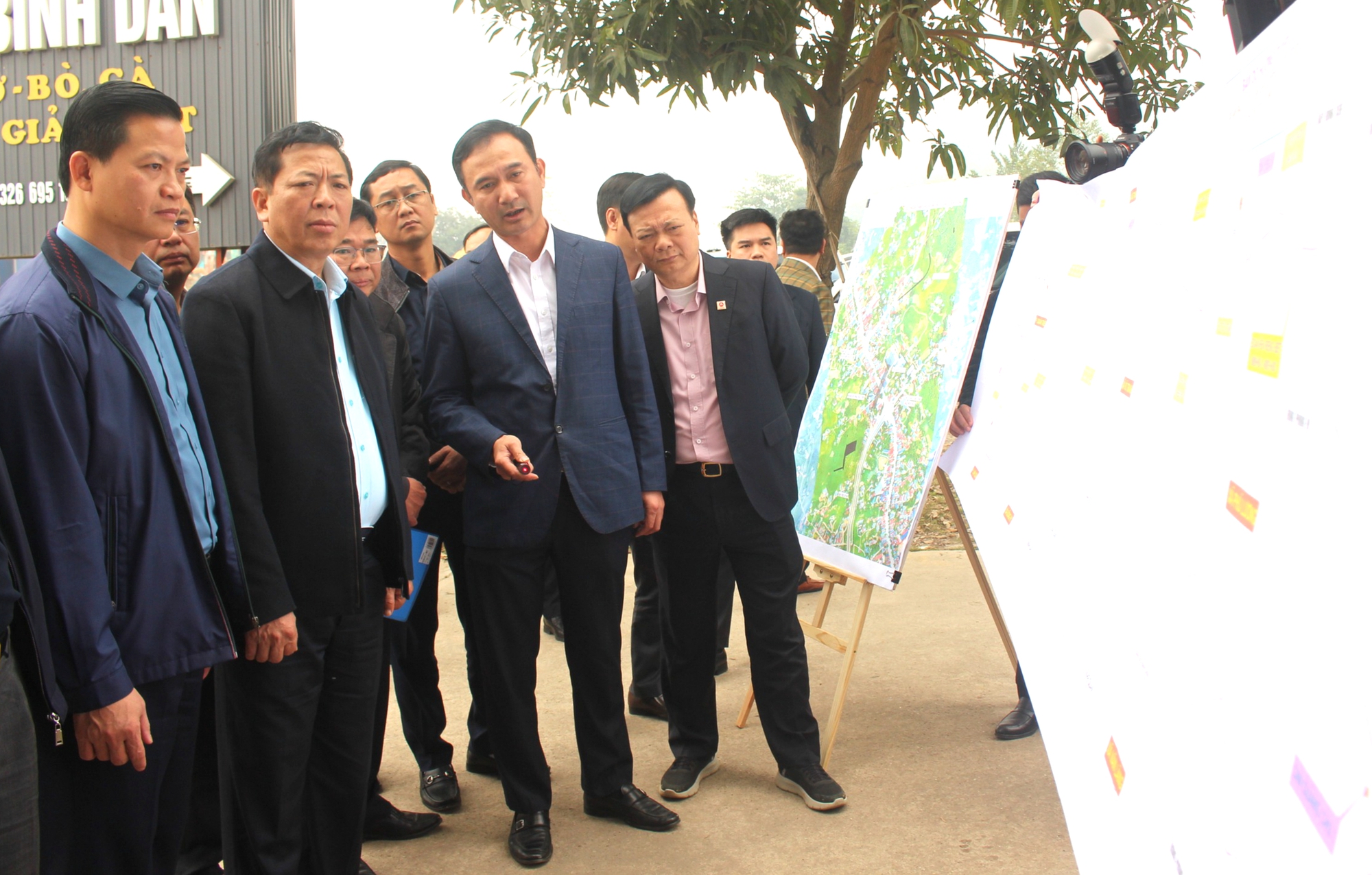 Kiểm tra cao tốc Chợ Mới - Bắc Kạn, Bộ trưởng Trần Hồng Minh yêu cầu bảo đảm tiến độ- Ảnh 5. Kiểm tra cao tốc Chợ Mới - Bắc Kạn, Bộ trưởng Trần Hồng Minh yêu cầu bảo đảm tiến độ- Ảnh 5.