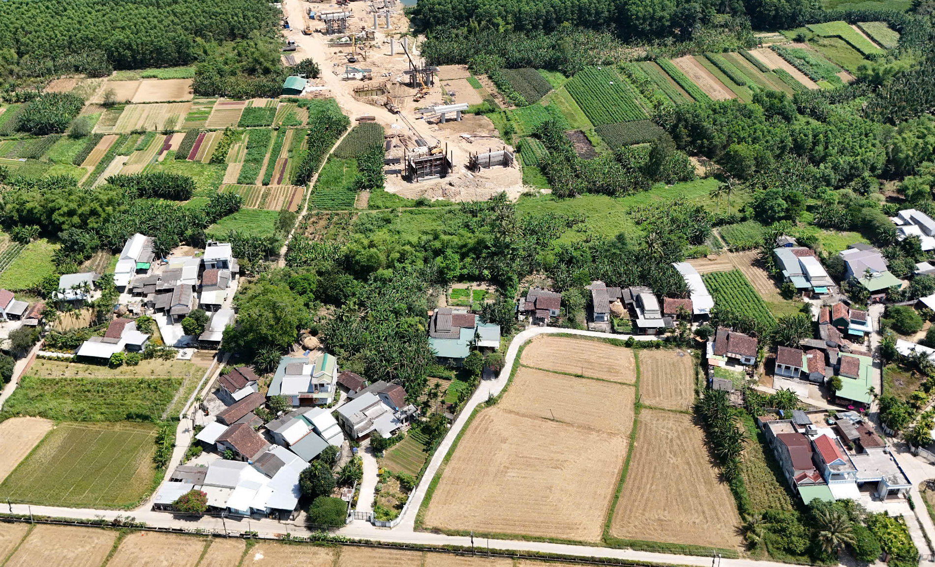 Vẫn vướng mặt bằng, dự &aacute;n Ho&agrave;ng Sa - Dốc Sỏi c&oacute; kịp th&ocirc;ng tuyến trong năm 2026?- Ảnh 1.