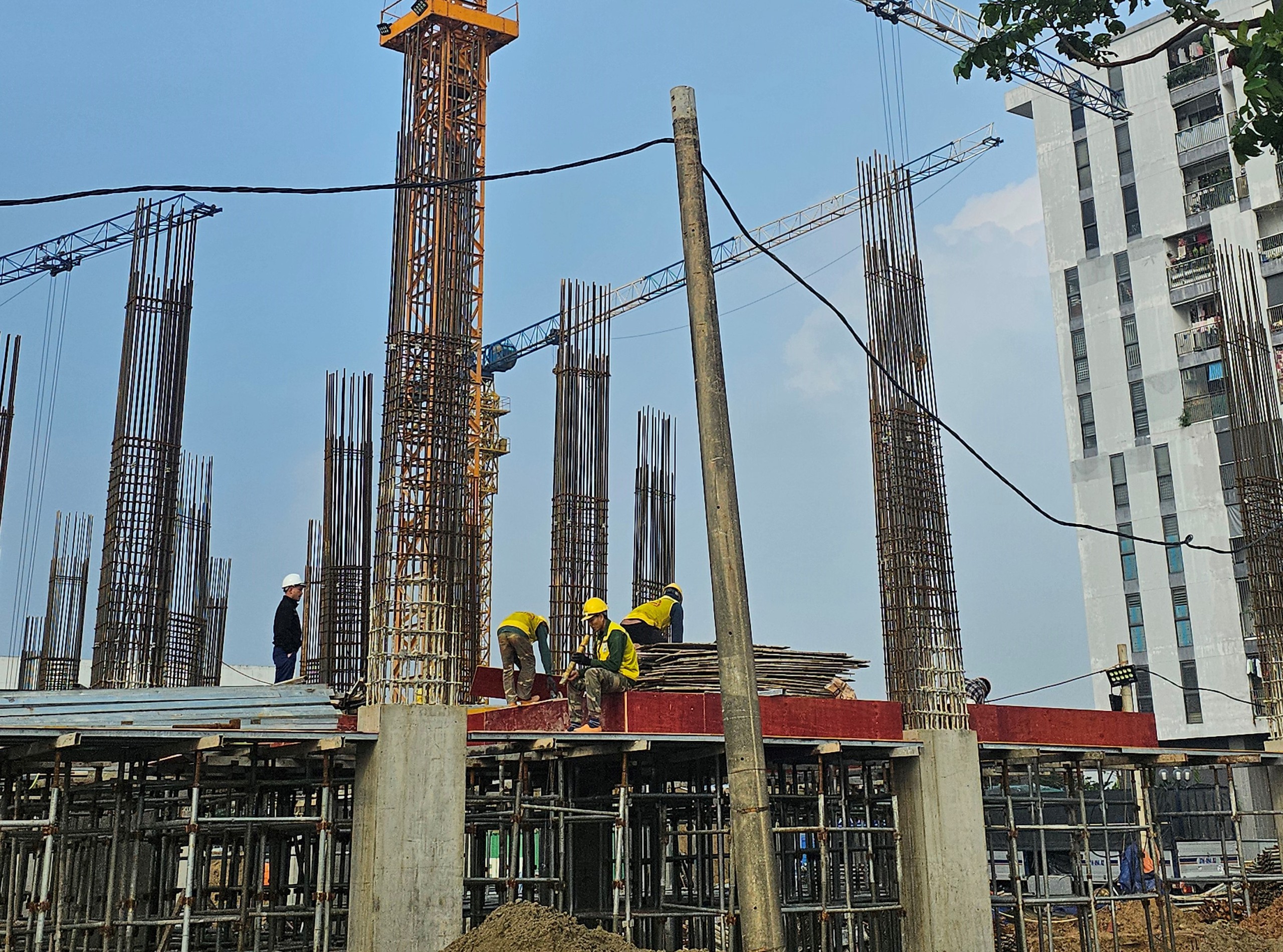 Hà Tĩnh: Đẩy nhanh tiến độ các dự án nhà ở xã hội, phấn đầu hoàn thành chỉ tiêu- Ảnh 2.