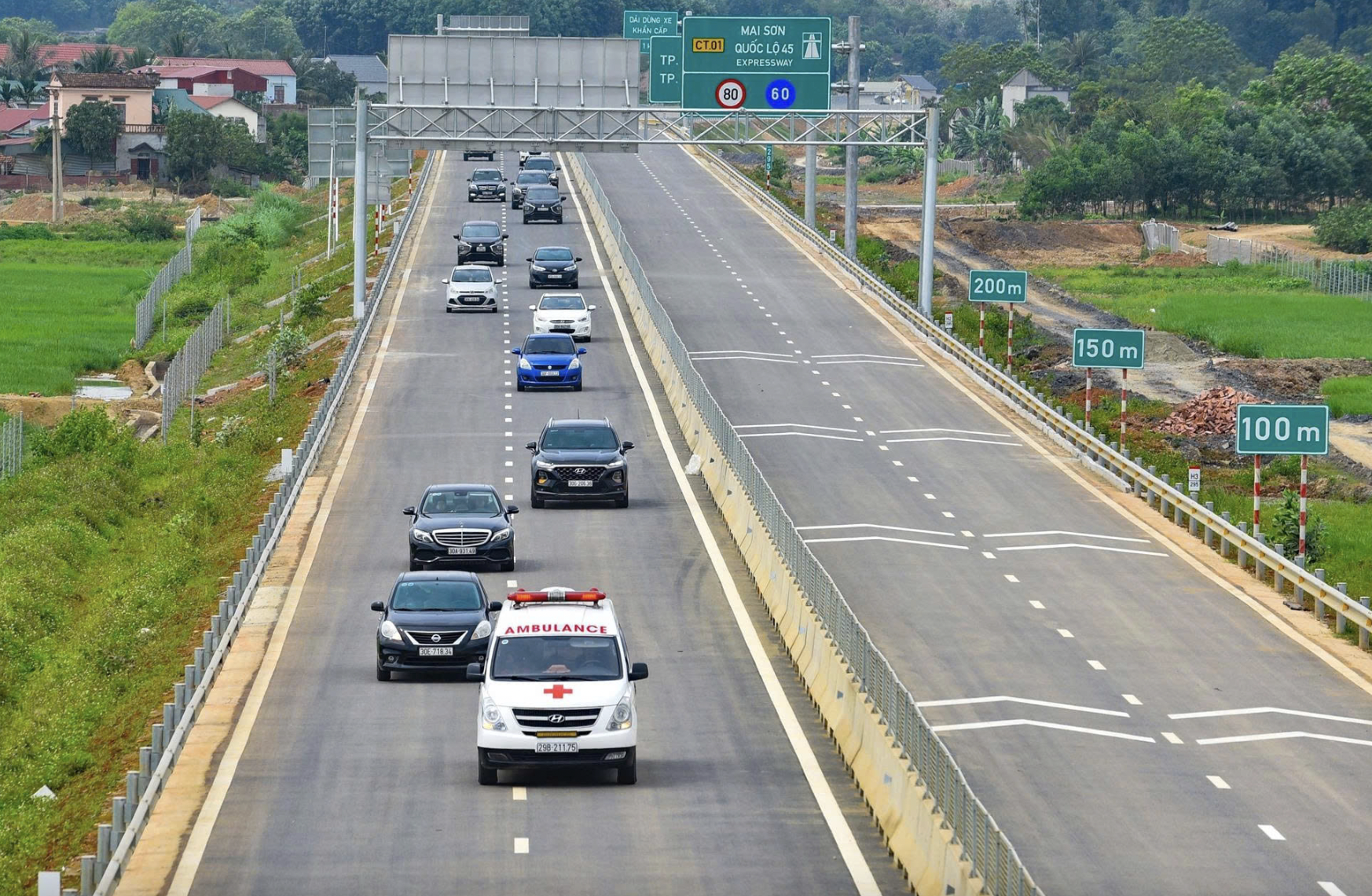 Từ vụ TNGT li&ecirc;n ho&agrave;n 4 người chết tr&ecirc;n cao tốc Mai Sơn - QL45, t&agrave;i xế cần lưu &yacute; g&igrave;?- Ảnh 3.