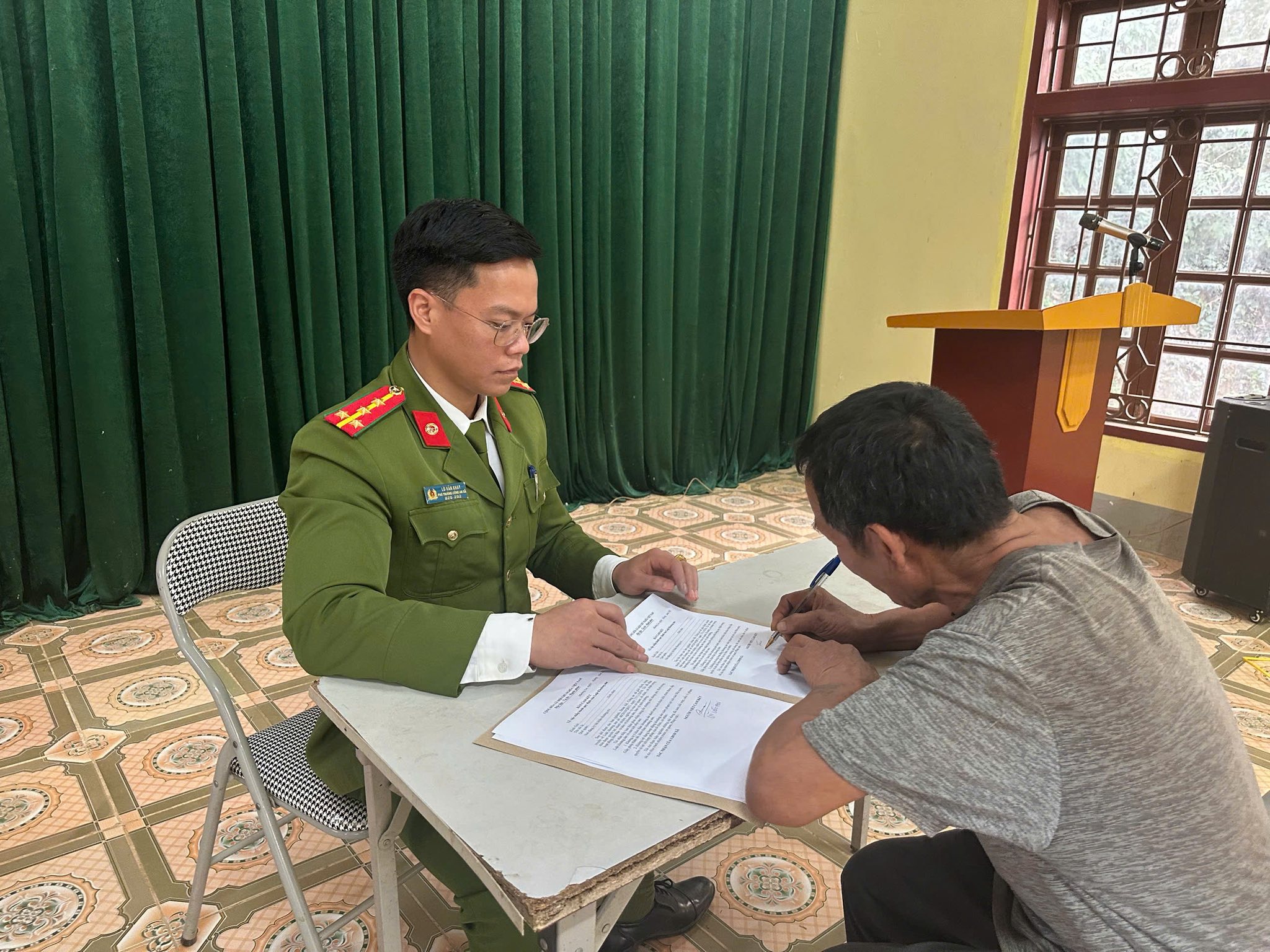 Ph&aacute;t hiện 18 c&aacute; nh&acirc;n c&oacute; dấu hiệu khai th&aacute;c v&agrave;ng tr&aacute;i ph&eacute;p ở Sơn La- Ảnh 2.