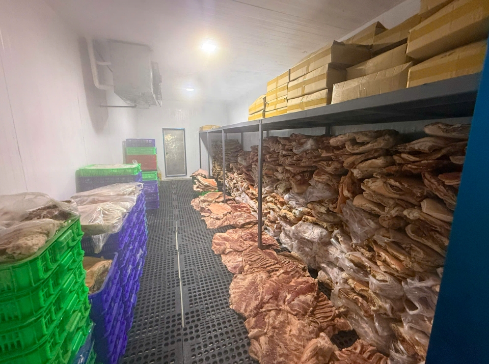 TP.HCM: Triệt ph&aacute; đường d&acirc;y l&agrave;m giả thực phẩm quy m&ocirc; lớn trước Tết B&iacute;nh Ngọ 2026- Ảnh 2.