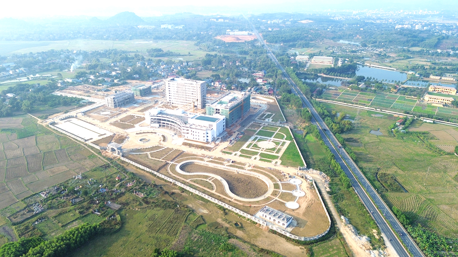 Tuyên Quang: Bệnh viện đa khoa gần 1.800 tỷ dần hình thành- Ảnh 7.