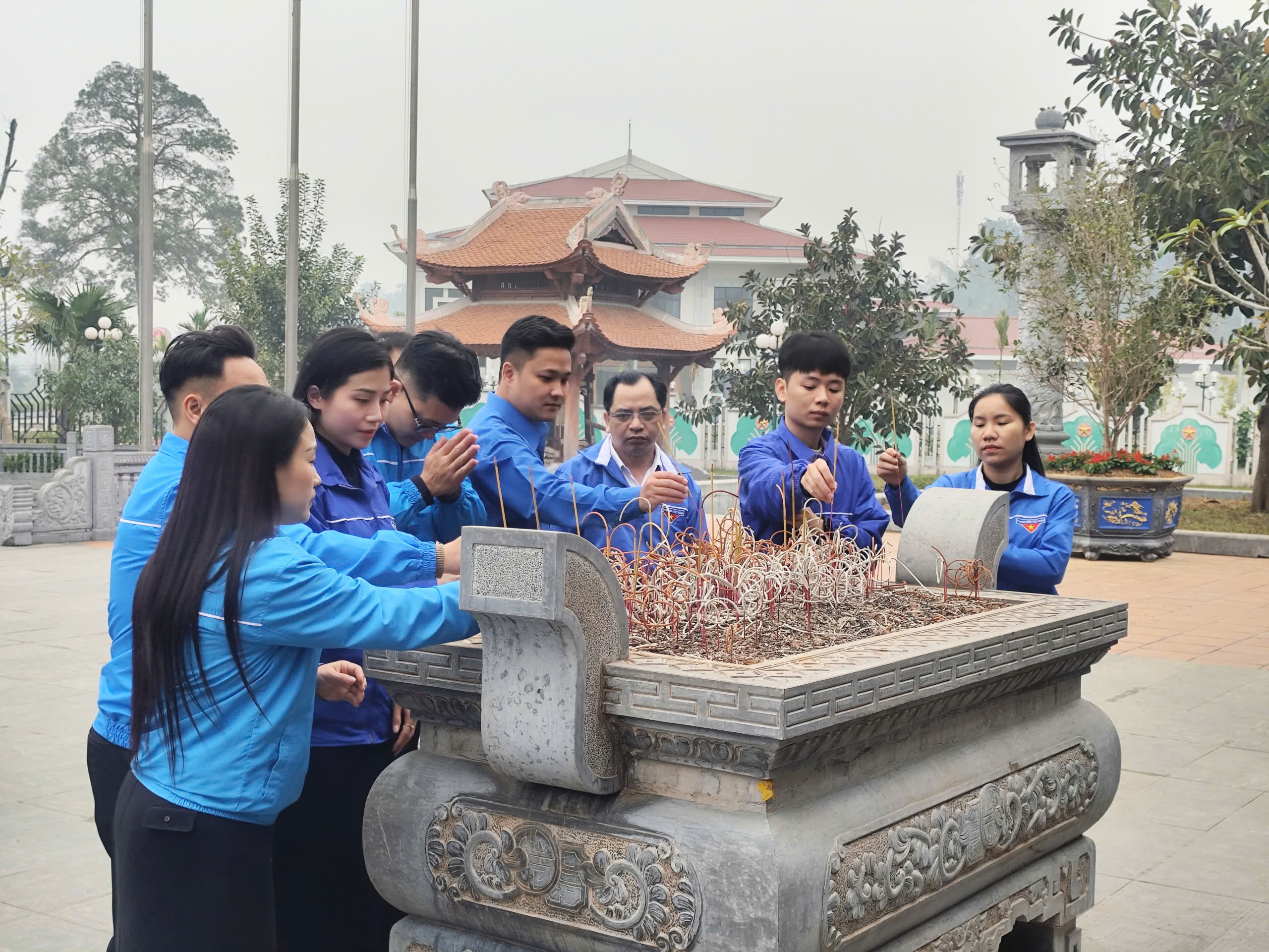 Tuổi trẻ B&aacute;o X&acirc;y dựng mang y&ecirc;u thương đến học sinh v&ugrave;ng cao Th&aacute;i Nguy&ecirc;n- Ảnh 8.