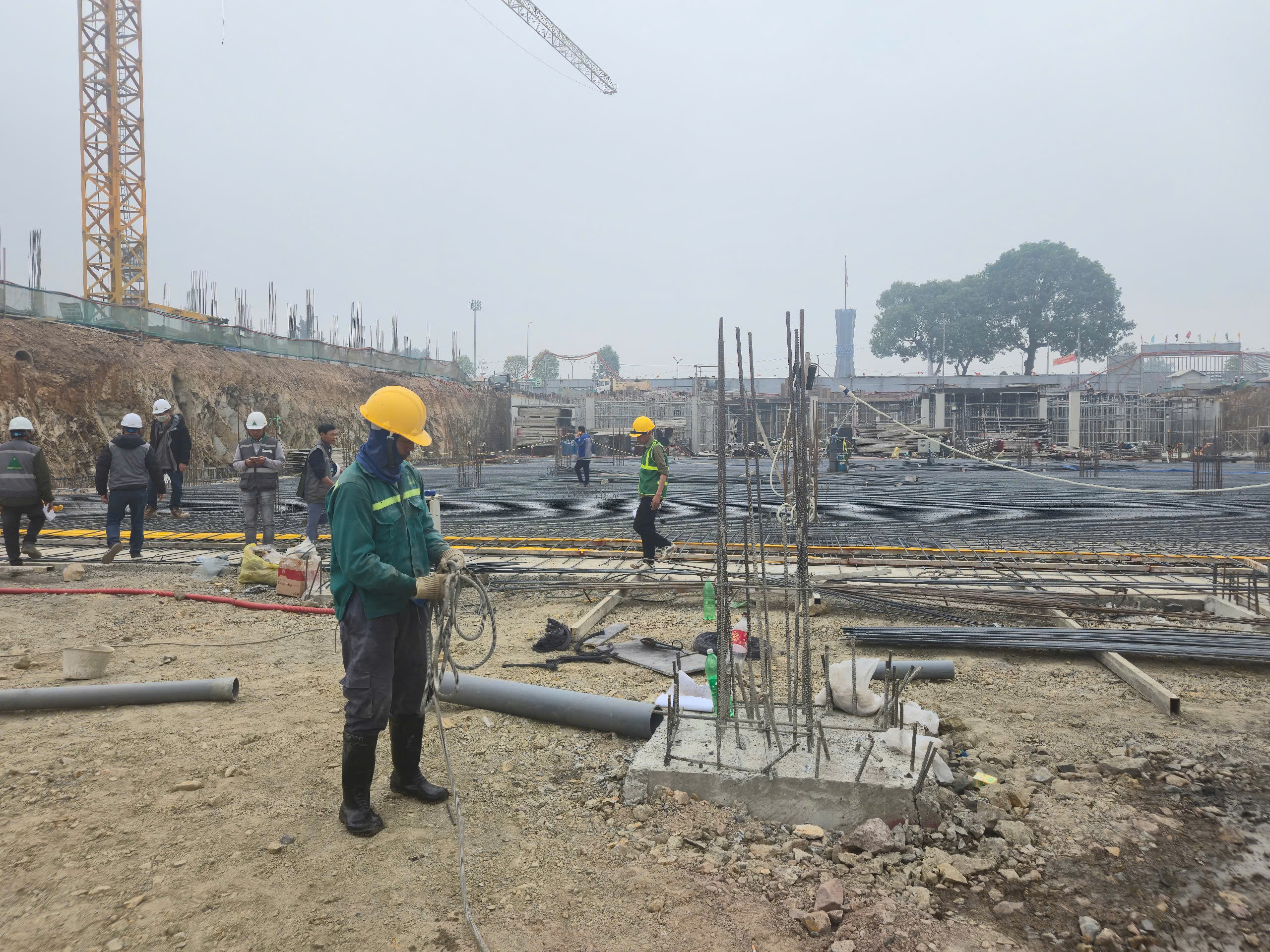 Tăng tốc thi c&ocirc;ng dự &aacute;n phố đi bộ trung t&acirc;m Th&aacute;i Nguy&ecirc;n, một số hạng mục vượt tiến độ- Ảnh 2.