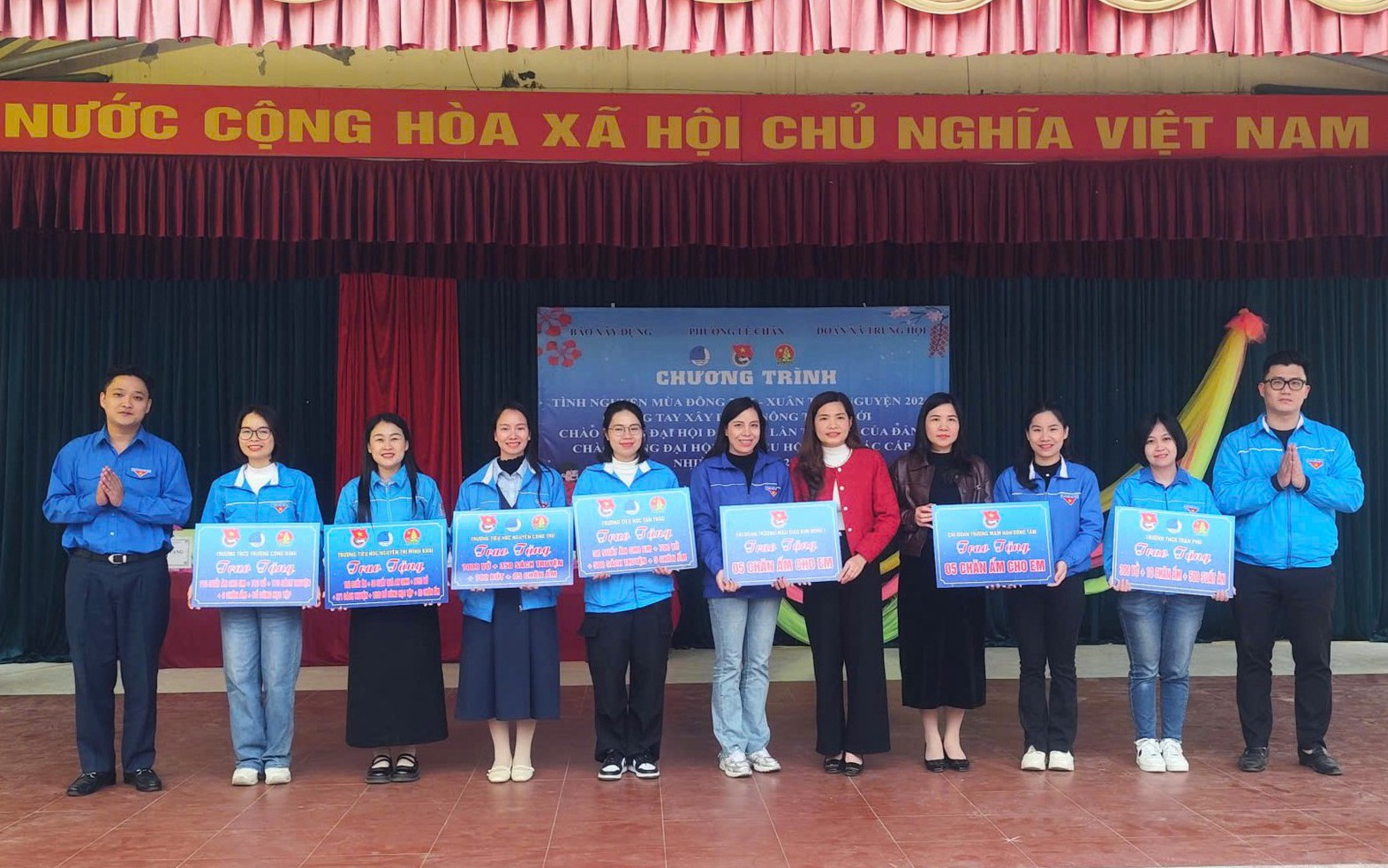 Tuổi trẻ B&aacute;o X&acirc;y dựng mang y&ecirc;u thương đến học sinh v&ugrave;ng cao Th&aacute;i Nguy&ecirc;n