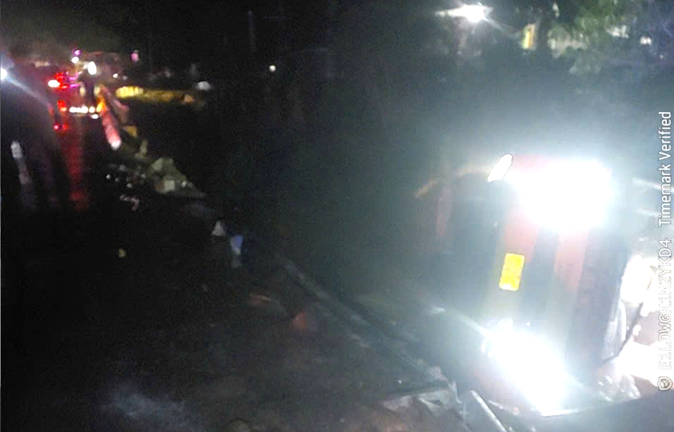 Xe kh&aacute;ch lật khiến 4 người tử vong ở Sơn La c&ograve;n hạn đăng kiểm- Ảnh 1.