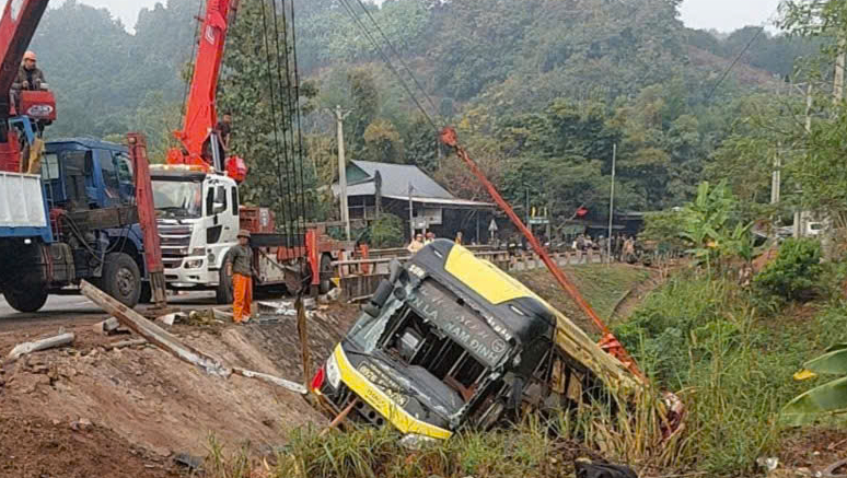 Tạm giữ l&aacute;i xe g&acirc;y tai nạn khiến 4 người thương vong ở Sơn La- Ảnh 2.