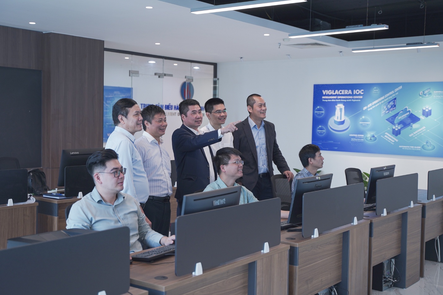 Viglacera vận h&agrave;nh &ldquo;bộ n&atilde;o số&rdquo; điều h&agrave;nh khu c&ocirc;ng nghiệp xanh, th&ocirc;ng minh- Ảnh 2.