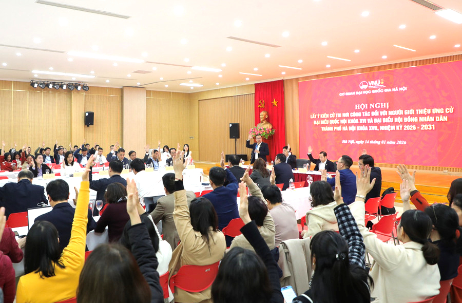 Gi&aacute;m đốc ĐHQGHN Ho&agrave;ng Minh Sơn được cử tri giới thiệu ứng cử ĐBQH kh&oacute;a XVI- Ảnh 2.