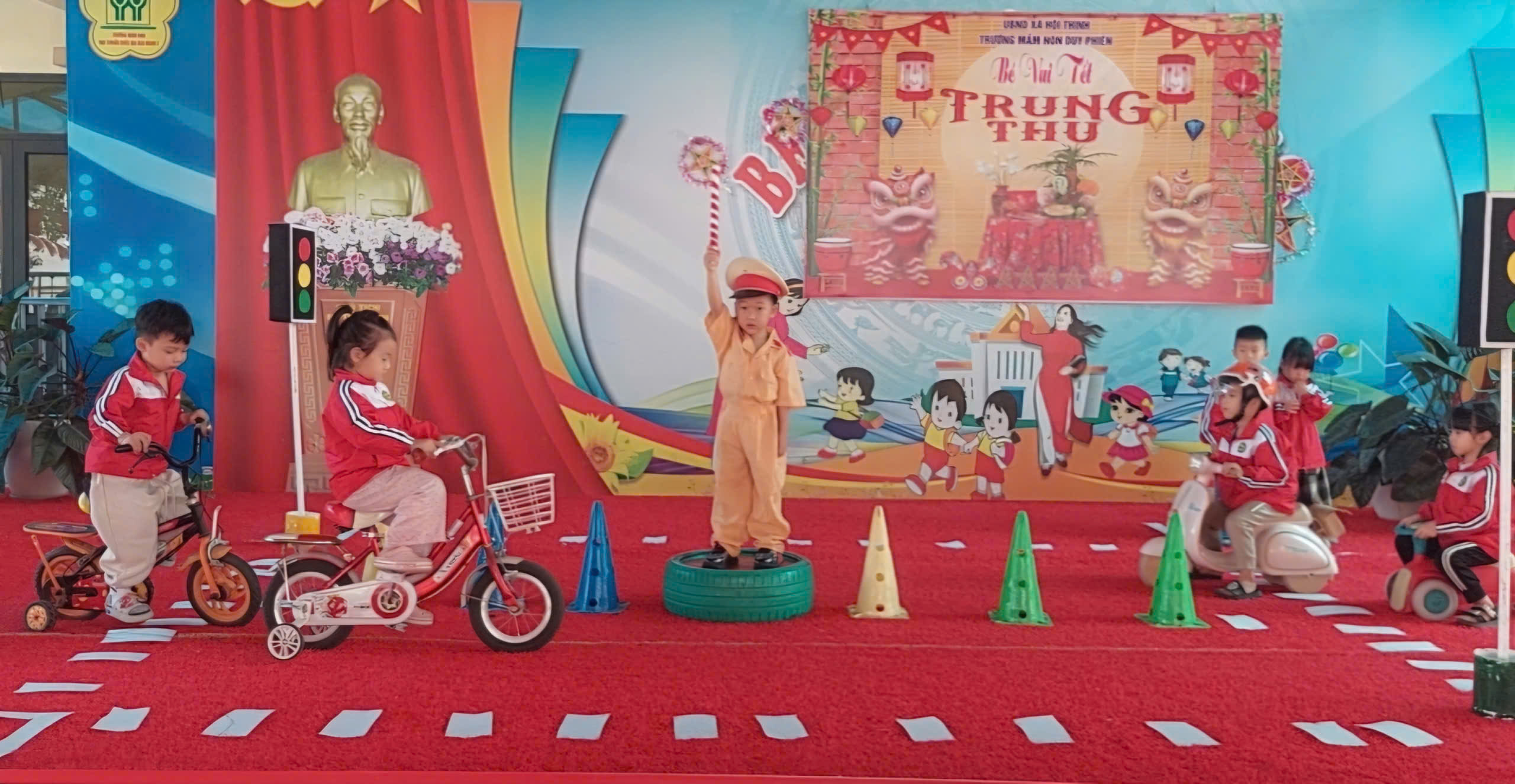 Nhiều trường mầm non ở Ph&uacute; Thọ trang bị văn h&oacute;a giao th&ocirc;ng cho trẻ- Ảnh 2.