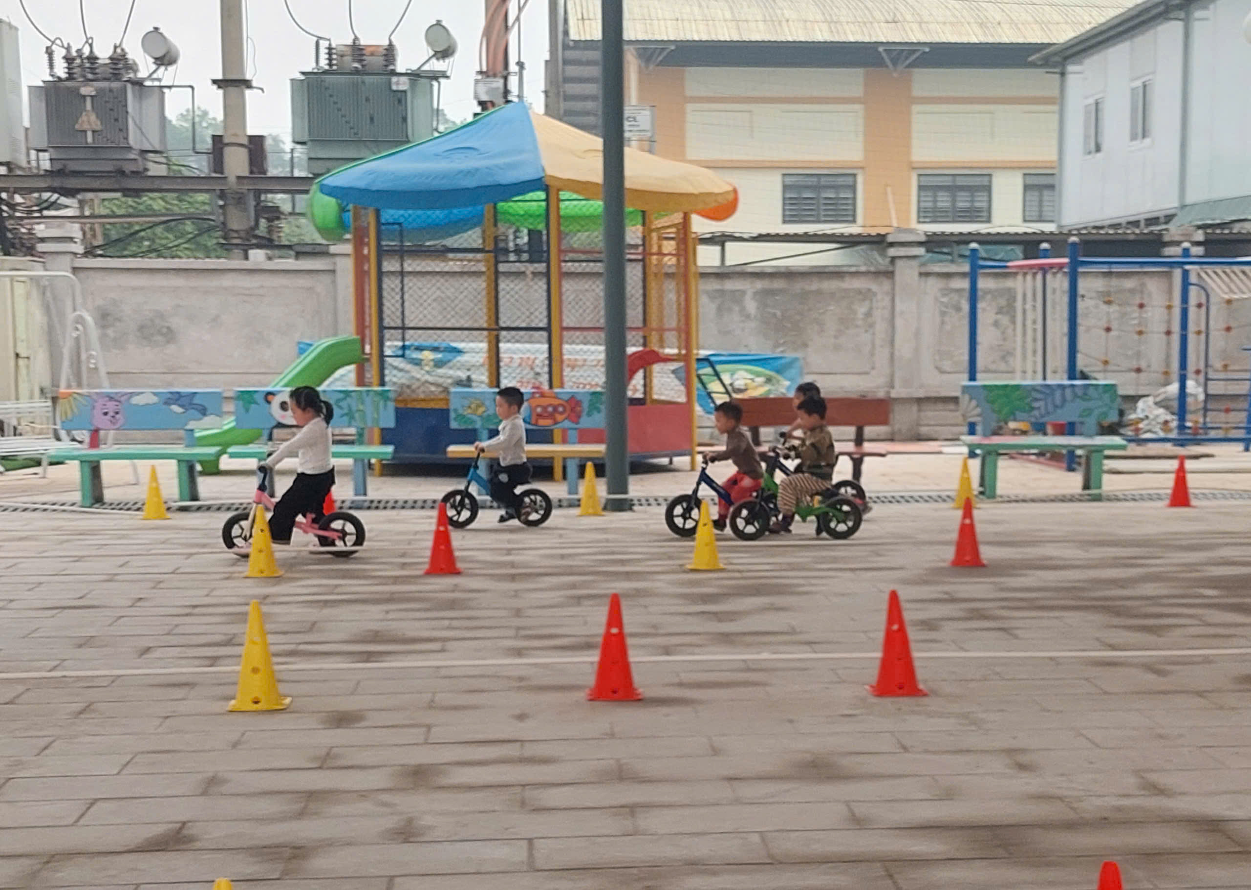 Nhiều trường mầm non ở Ph&uacute; Thọ trang bị văn h&oacute;a giao th&ocirc;ng cho trẻ- Ảnh 3.