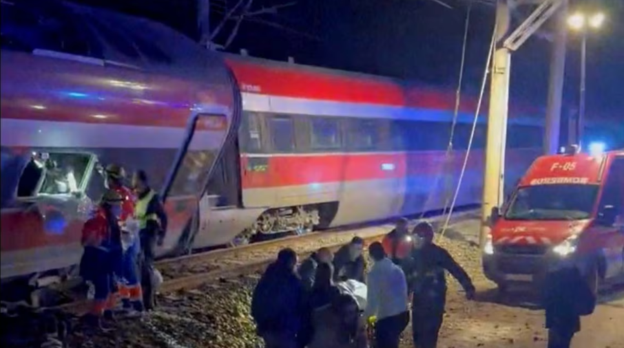 Hai t&agrave;u cao tốc trật b&aacute;nh ở T&acirc;y Ban Nha, 21 người thiệt mạng- Ảnh 1.