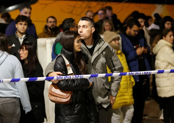 Hai t&agrave;u cao tốc trật b&aacute;nh ở T&acirc;y Ban Nha, 21 người thiệt mạng- Ảnh 2.