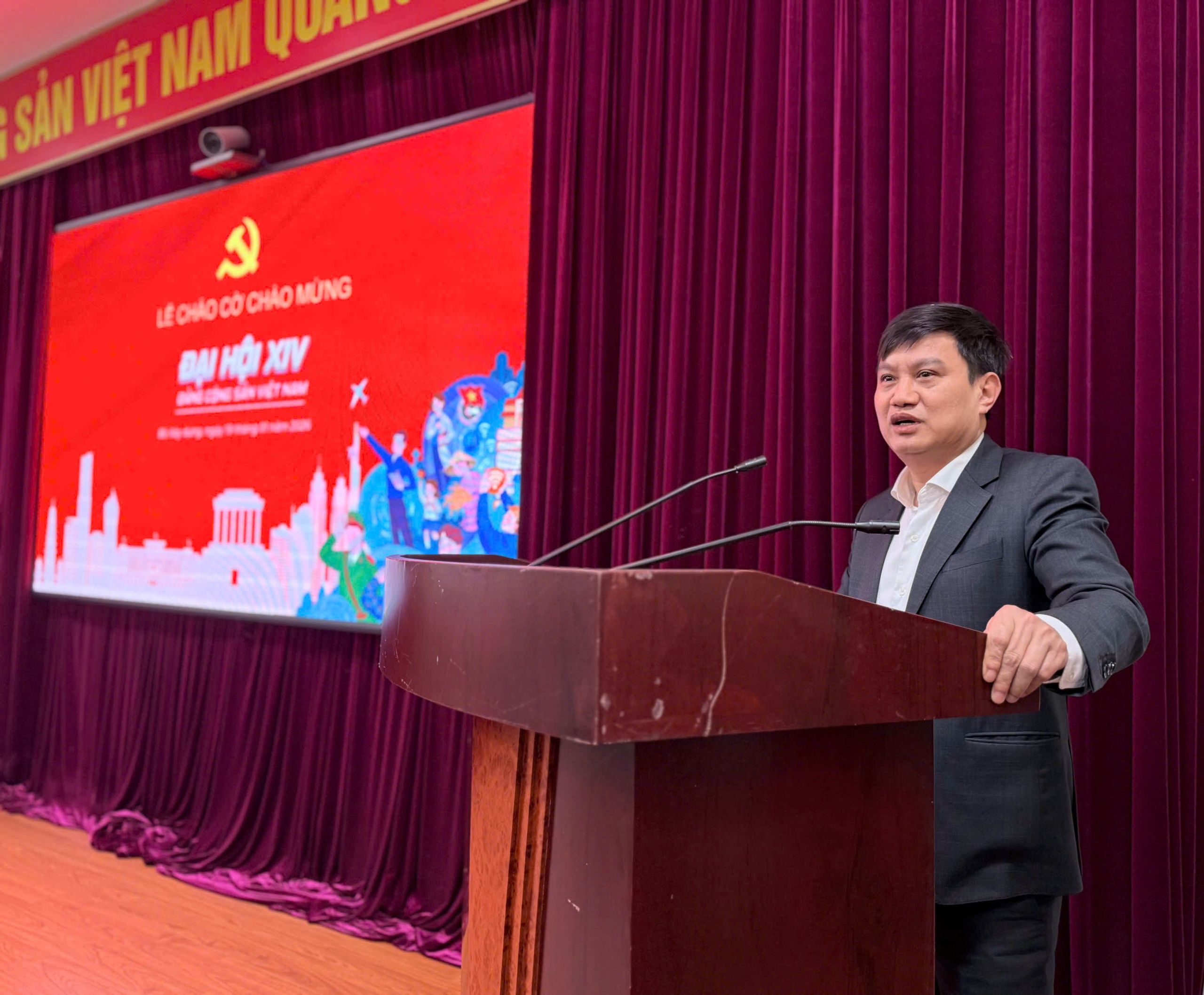 Đo&agrave;n Thanh ni&ecirc;n Bộ X&acirc;y dựng sinh hoạt ch&iacute;nh trị dưới cờ ch&agrave;o mừng Đại hội XIV của Đảng- Ảnh 1.