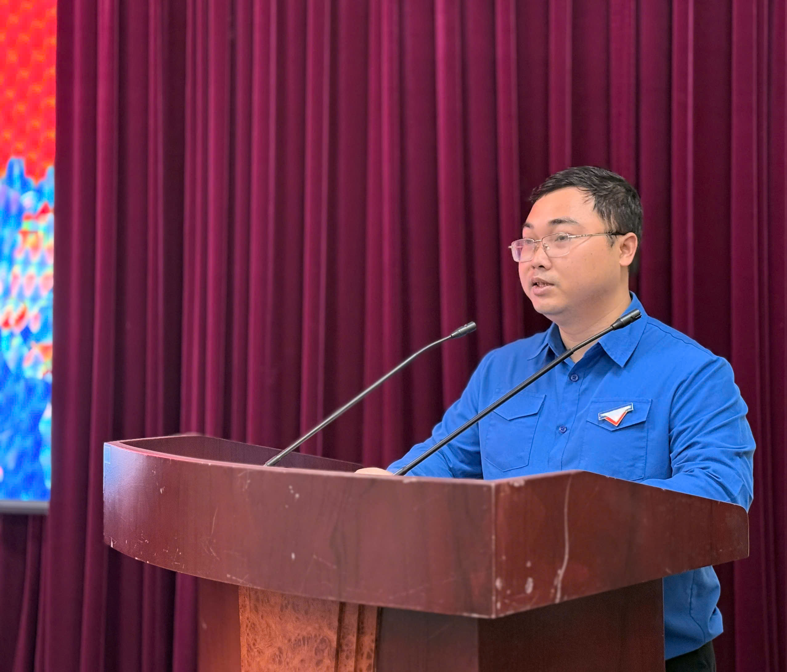 Đo&agrave;n Thanh ni&ecirc;n Bộ X&acirc;y dựng sinh hoạt ch&iacute;nh trị dưới cờ ch&agrave;o mừng Đại hội XIV của Đảng- Ảnh 6.