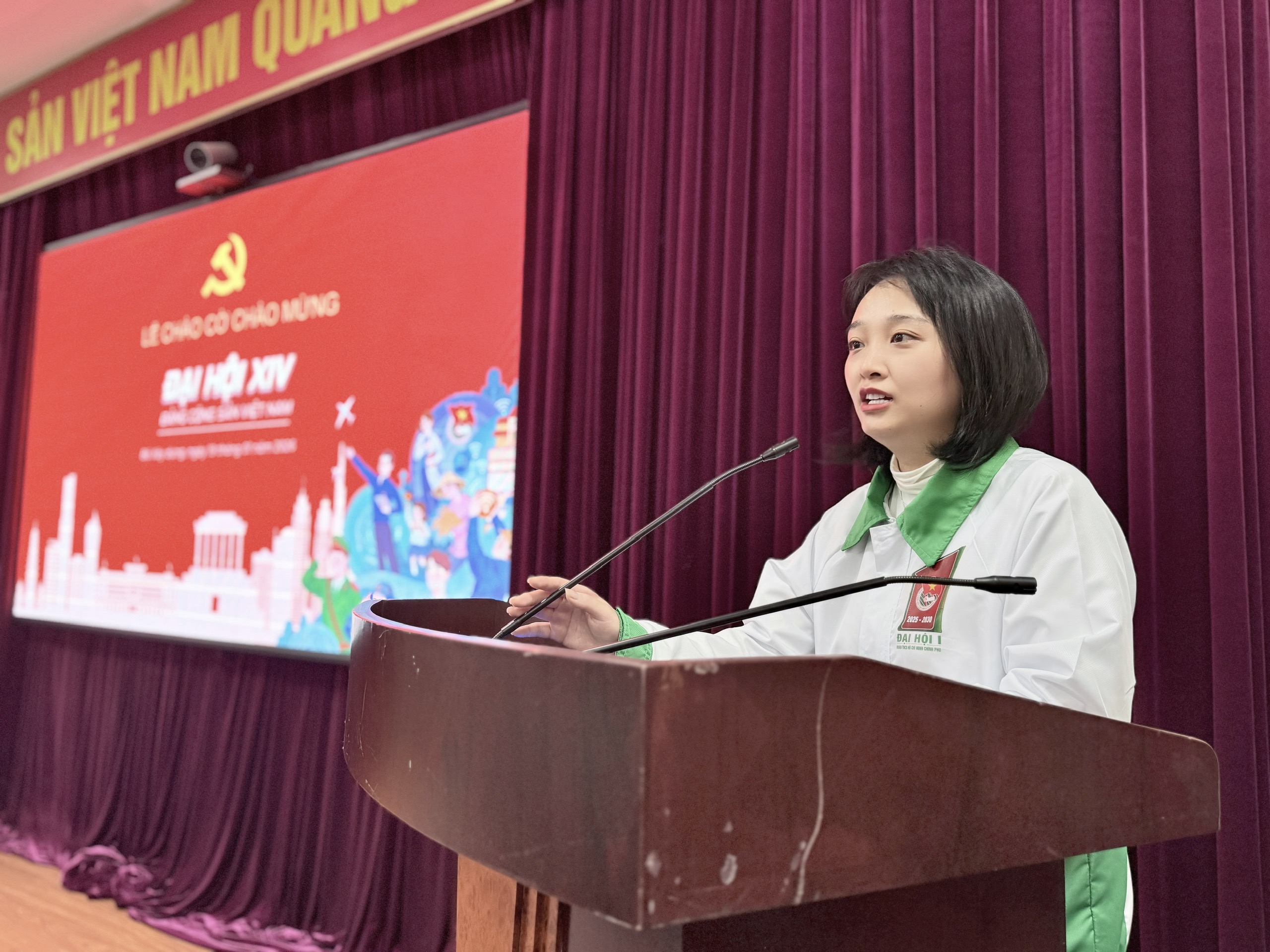 Đo&agrave;n Thanh ni&ecirc;n Bộ X&acirc;y dựng sinh hoạt ch&iacute;nh trị dưới cờ ch&agrave;o mừng Đại hội XIV của Đảng- Ảnh 2.