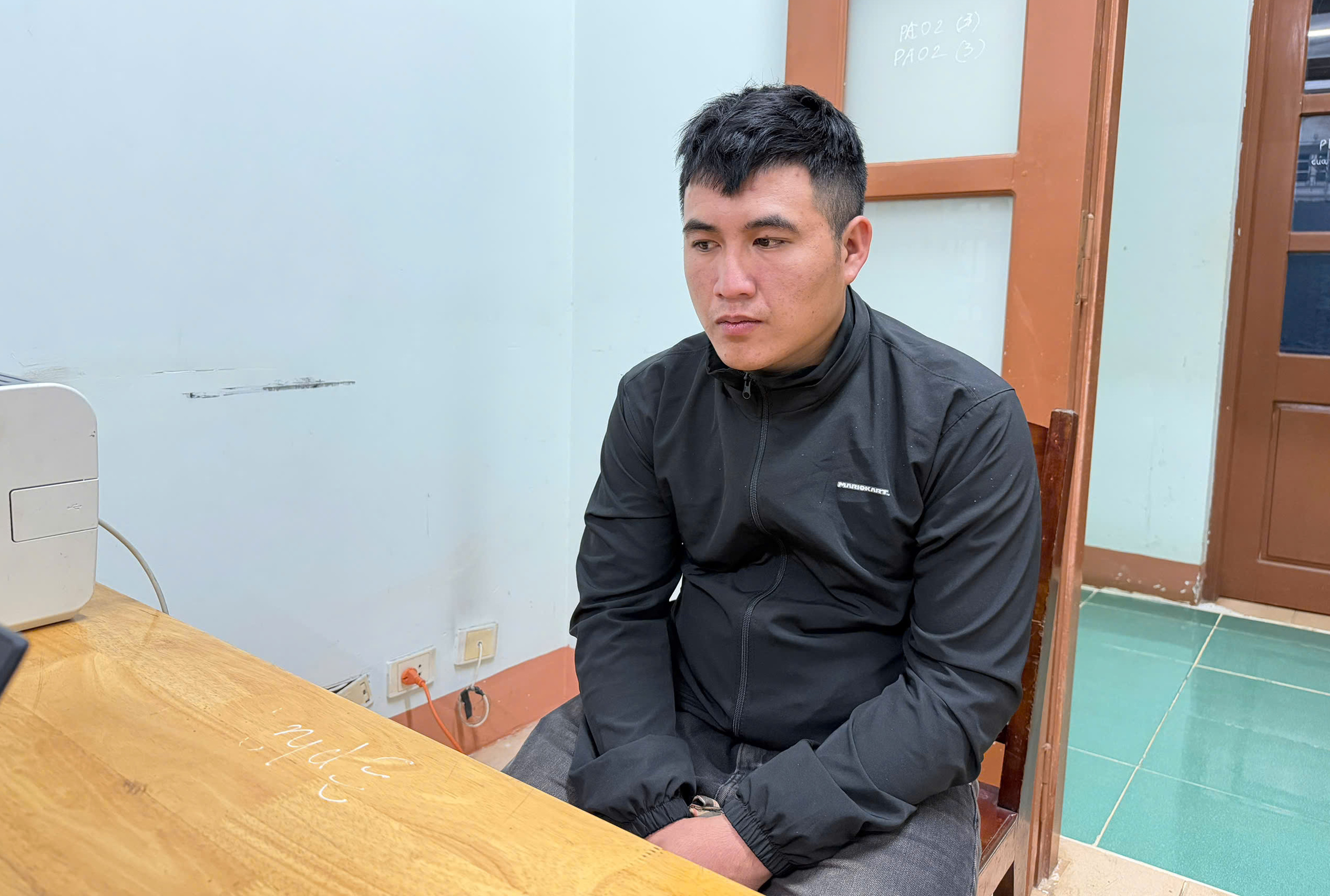 Lời khai của người d&ugrave;ng đũa đ&acirc;m t&agrave;i xế taxi ở Đắk Lắk- Ảnh 1.