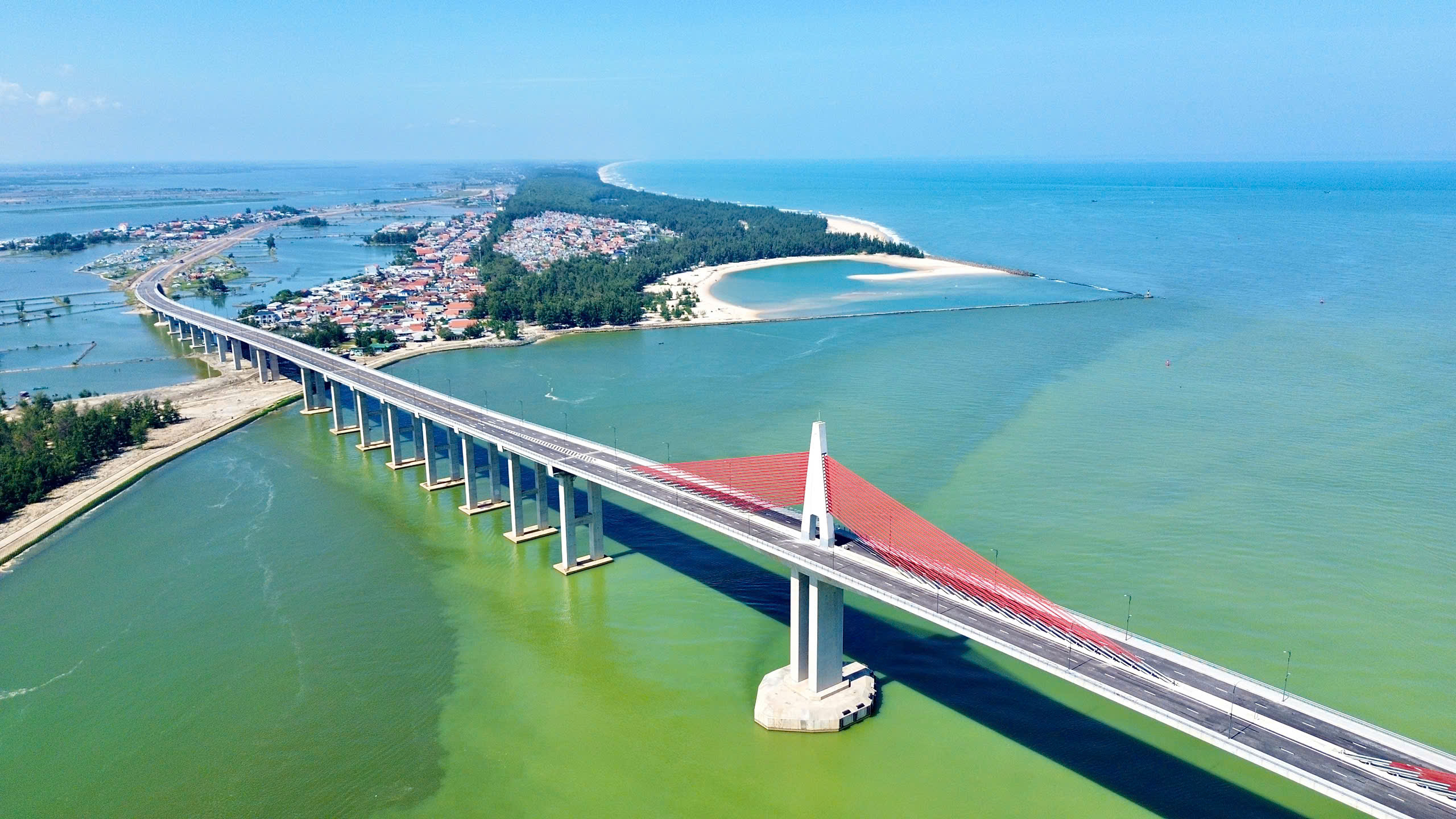 Ngắm cầu d&acirc;y văng vượt biển d&agrave;i nhất miền Trung- Ảnh 11.