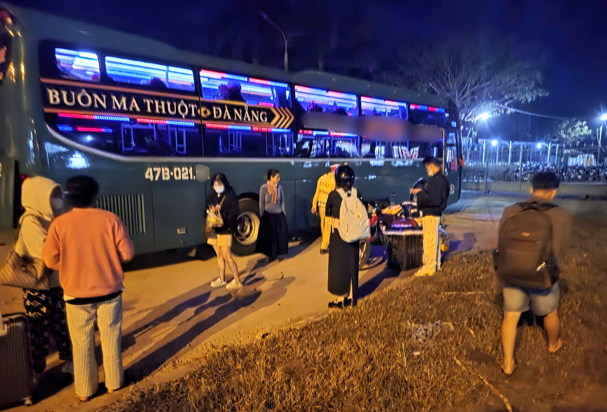 Xử phạt t&agrave;i xế xe kh&aacute;ch uống rượu bia, chở 22 người từ Đ&agrave; Nẵng v&agrave;o Đắk Lắk- Ảnh 2.