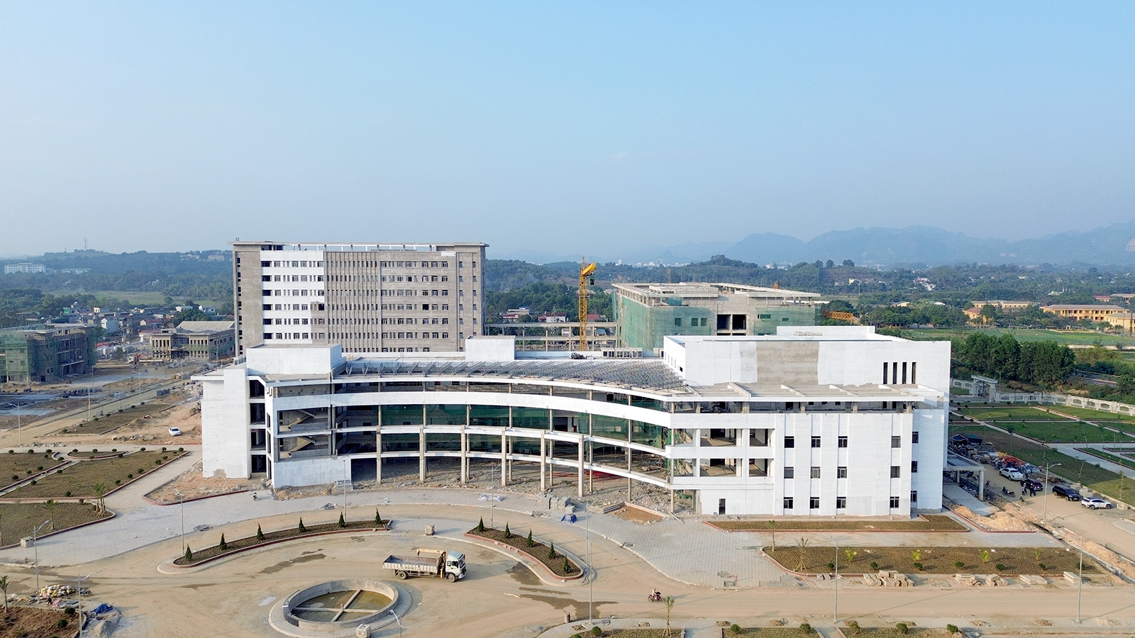 Thi c&ocirc;ng xuy&ecirc;n tết Dương lịch tr&ecirc;n c&aacute;c c&ocirc;ng tr&igrave;nh trọng điểm ở Tuy&ecirc;n Quang- Ảnh 5.