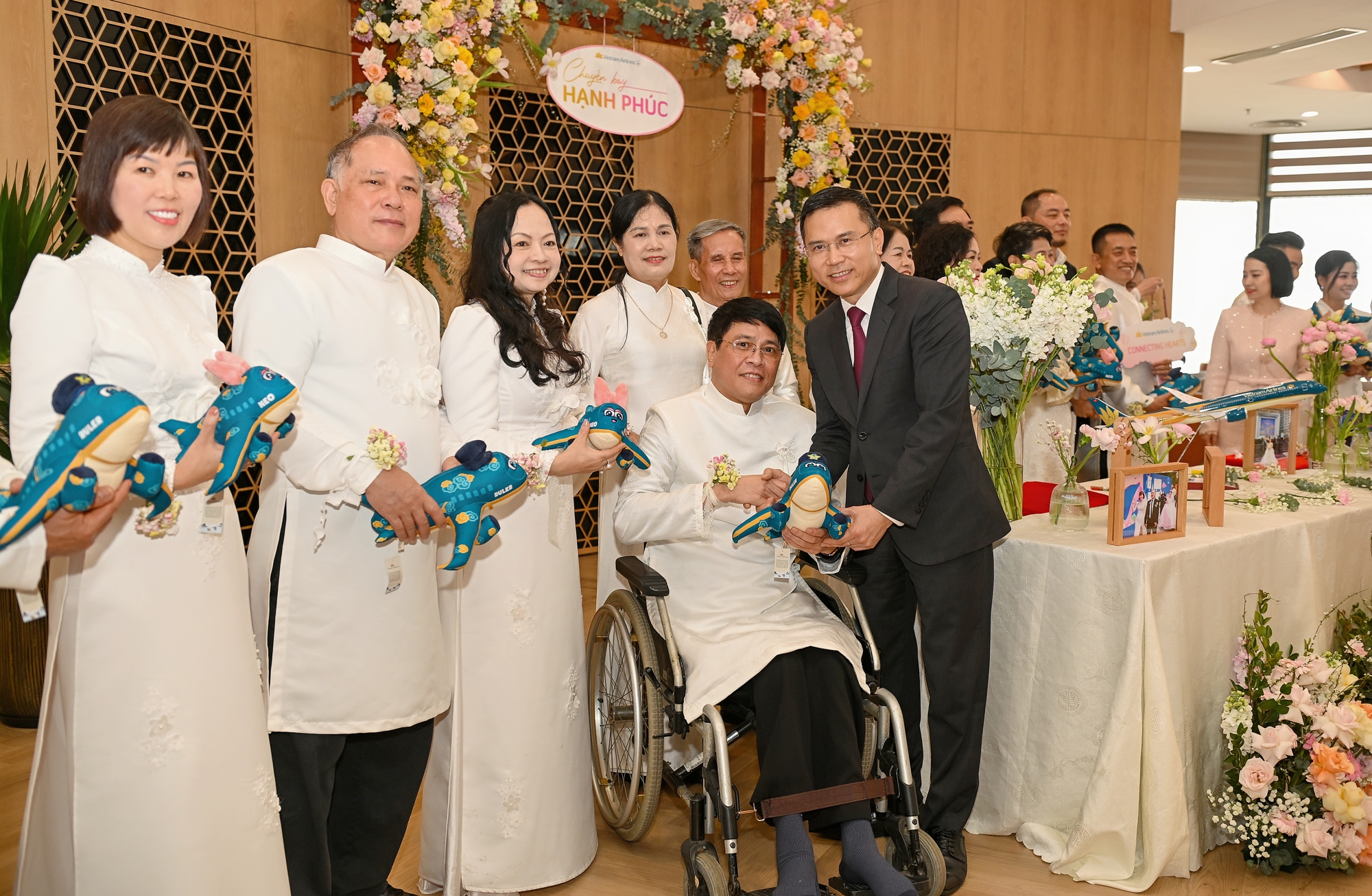 Chuyến bay đặc biệt lan tỏa th&ocirc;ng điệp &ldquo;Việt Nam hạnh ph&uacute;c&rdquo;- Ảnh 3.