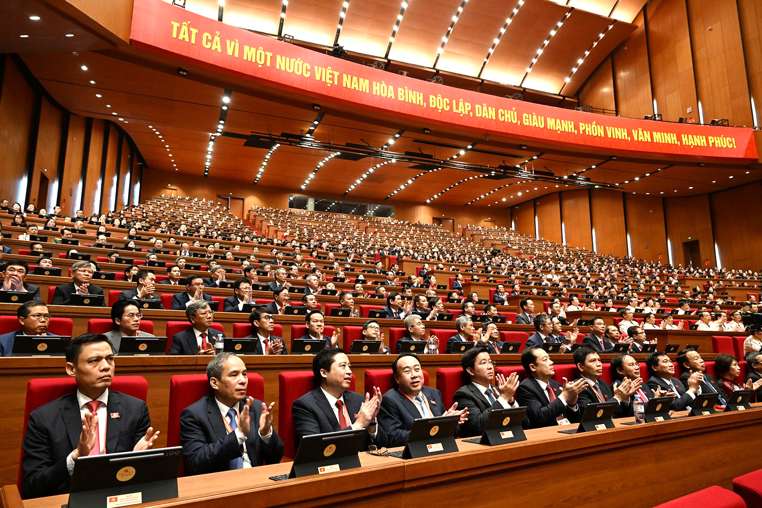 Đổi mới phương thức l&atilde;nh đạo của Đảng, lấy hạnh ph&uacute;c của nh&acirc;n d&acirc;n l&agrave;m ti&ecirc;u chuẩn phấn đấu- Ảnh 2.