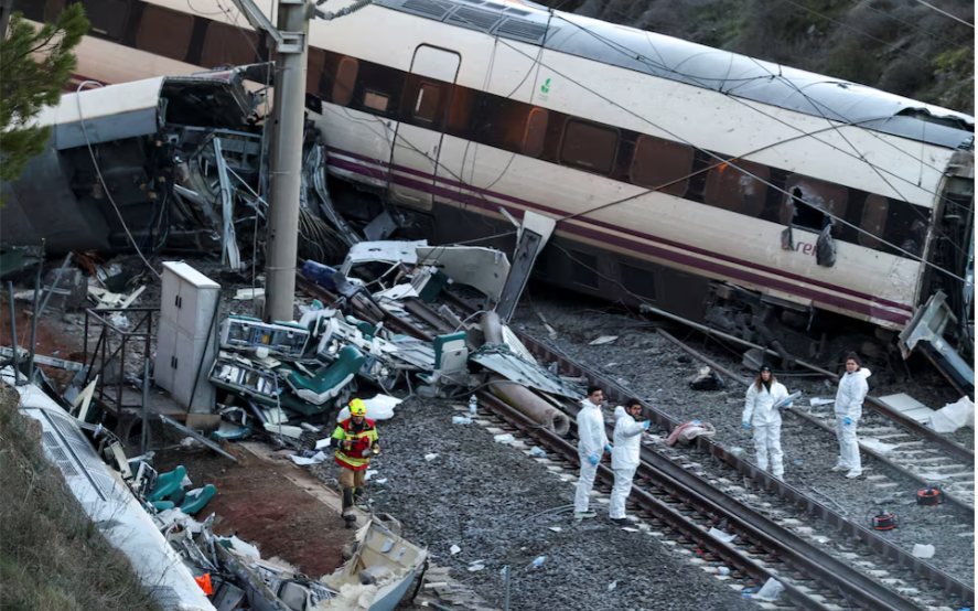 Ph&aacute;t hiện lỗi đường ray tại hiện trường vụ tai nạn t&agrave;u cao tốc ở T&acirc;y Ban Nha