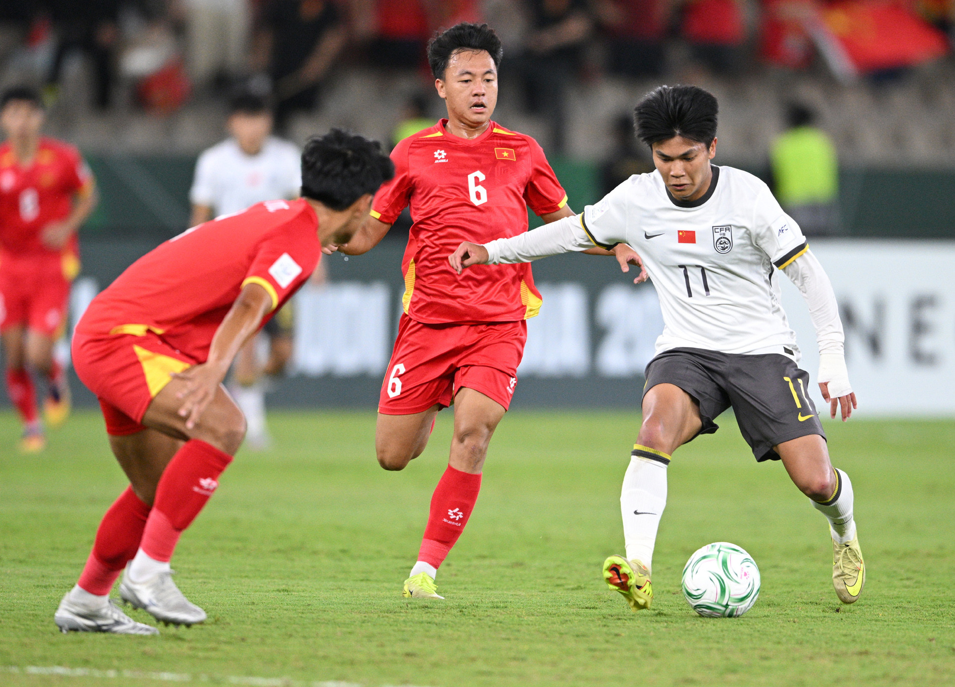 U23 Việt Nam thua Trung Quốc tại b&aacute;n kết giải U23 ch&acirc;u &Aacute;- Ảnh 1.