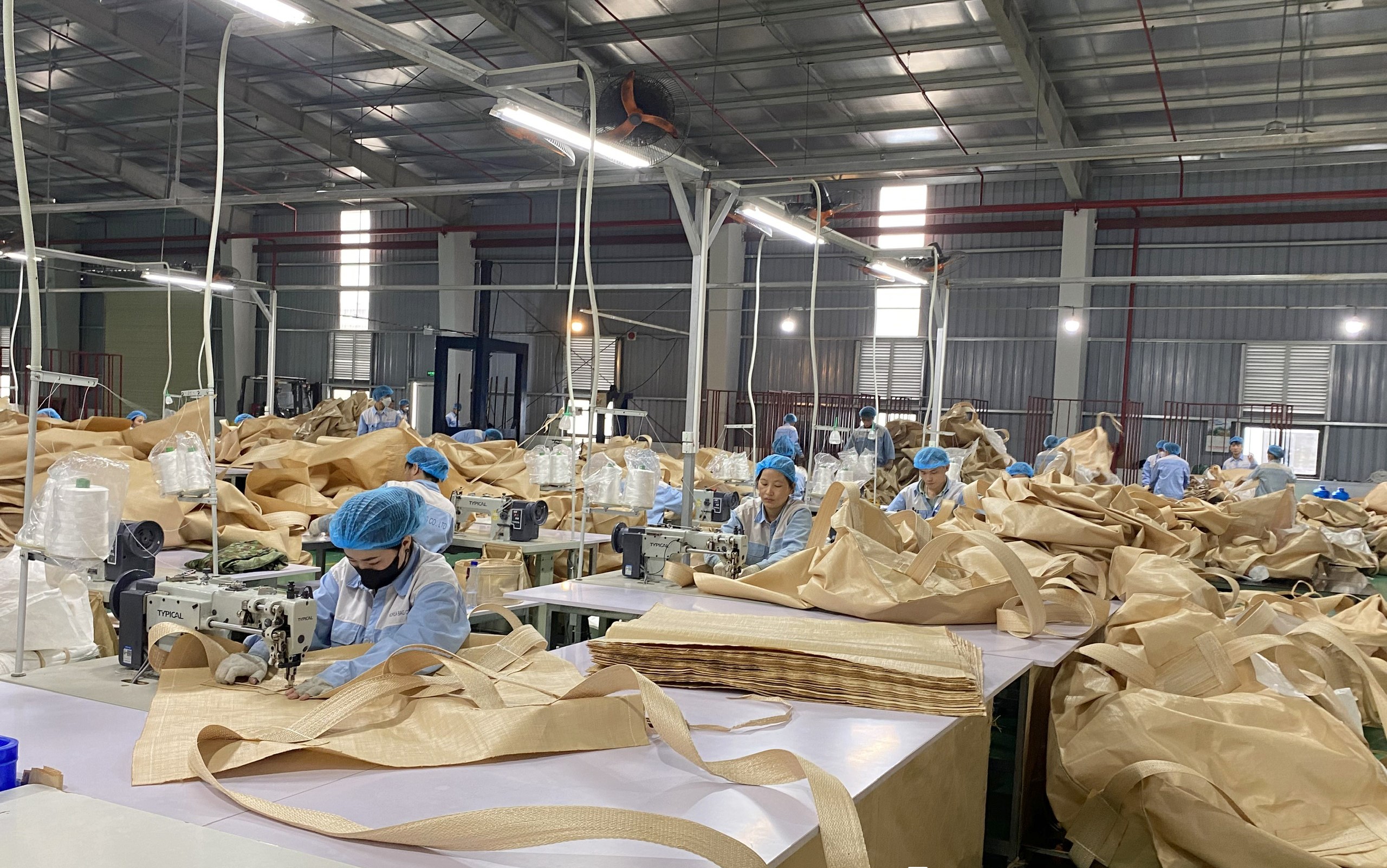 Tuy&ecirc;n Quang: Đầu tư, n&acirc;ng cấp hạ tầng giao th&ocirc;ng th&uacute;c đẩy ph&aacute;t triển c&ocirc;ng nghiệp- Ảnh 1.