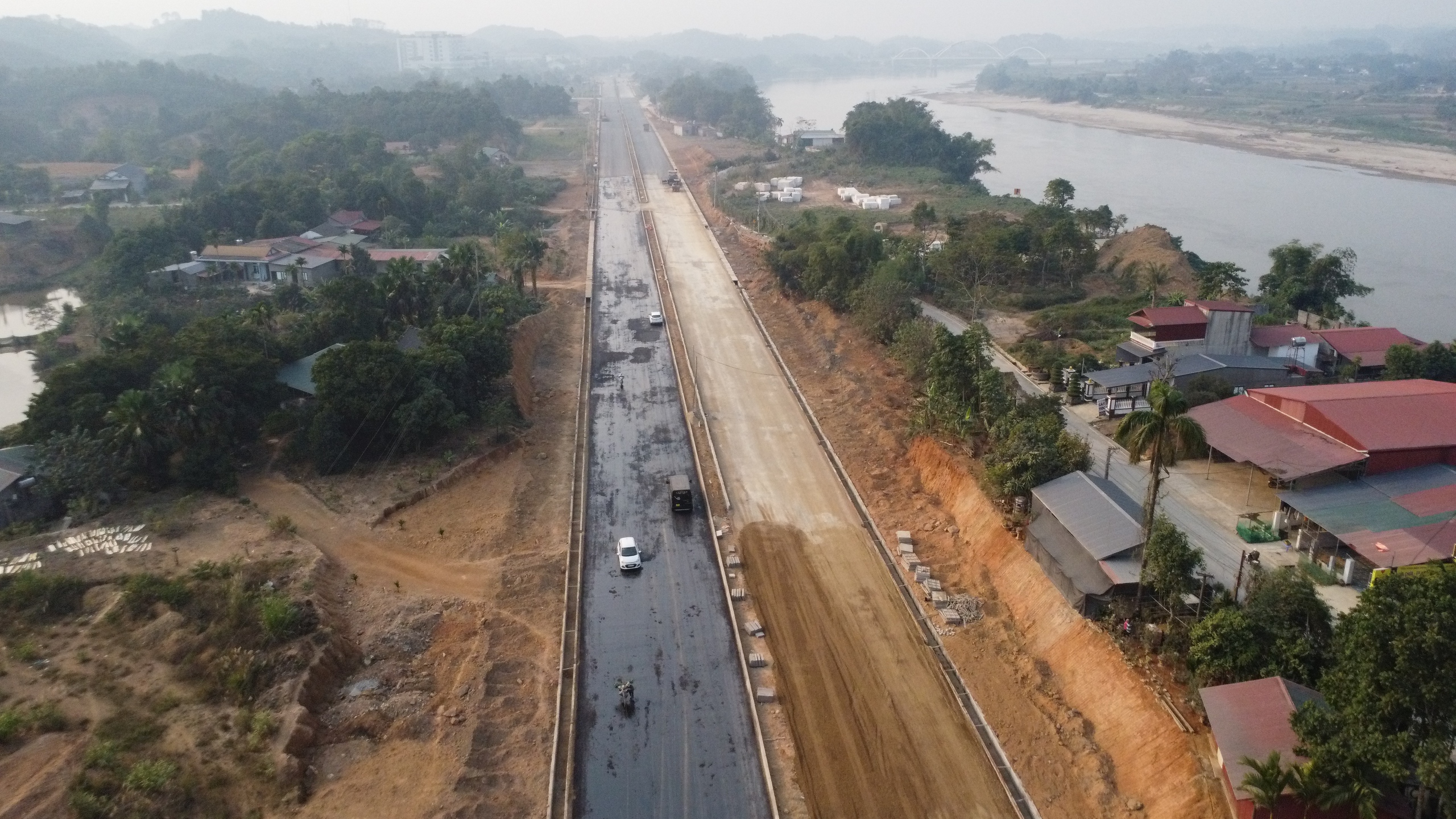 L&agrave;o Cai: Tăng ca, dồn lực ho&agrave;n thiện c&ocirc;ng tr&igrave;nh 500 tỷ đồng trước Tết Nguy&ecirc;n đ&aacute;n- Ảnh 5.