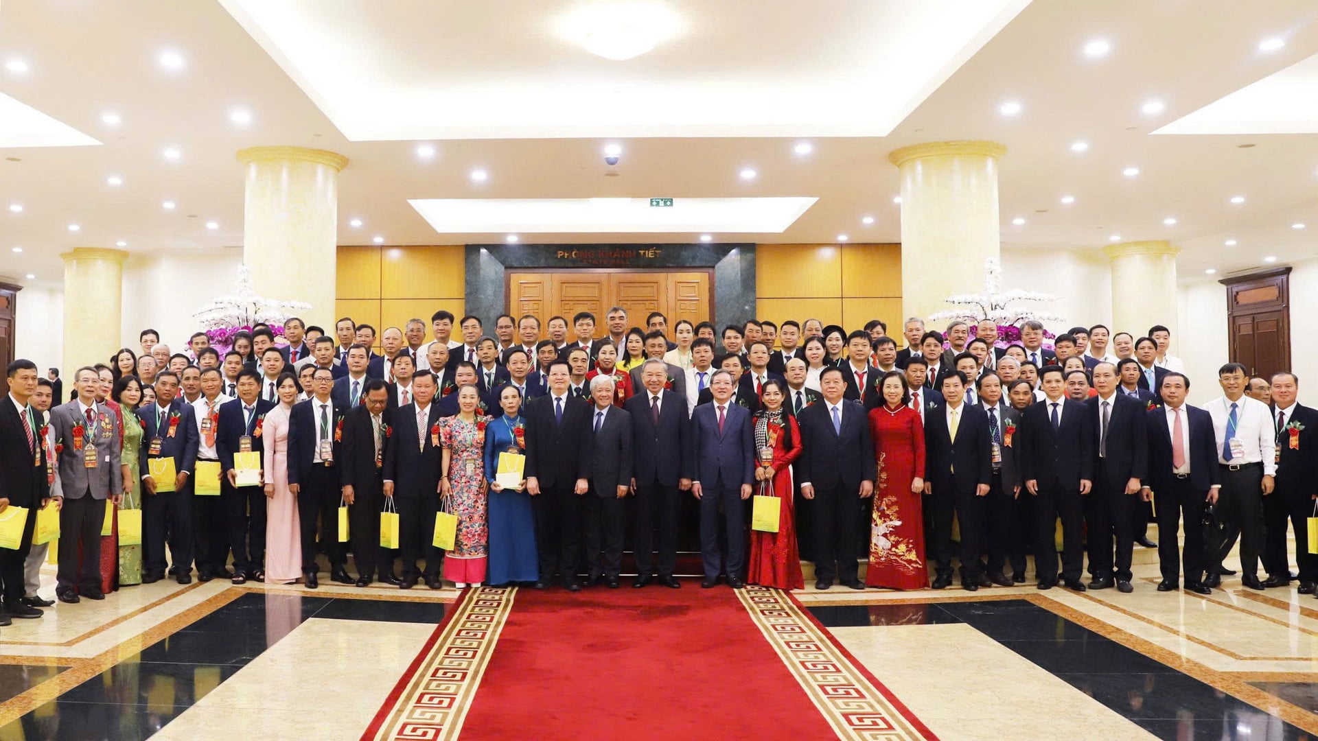 Ph&aacute;t huy vai tr&ograve;, sức s&aacute;ng tạo của n&ocirc;ng d&acirc;n trong kỷ nguy&ecirc;n mới đất nước- Ảnh 2.