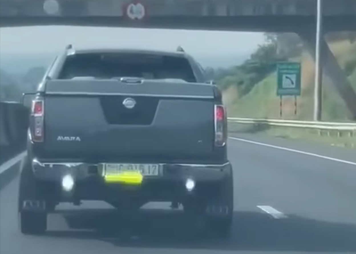 Từ phản &aacute;nh của người d&acirc;n, CSGT xử l&yacute; t&agrave;i xế vi phạm tr&ecirc;n cao tốc Phan Thiết - Dầu Gi&acirc;y- Ảnh 1.