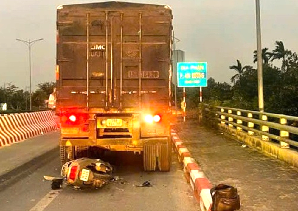 Hải Ph&ograve;ng: Li&ecirc;n tiếp xảy ra tai nạn li&ecirc;n quan người nước ngo&agrave;i điều khiển xe m&ocirc; t&ocirc;- Ảnh 1.