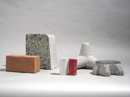 Yokohama City and Kajima to partner on CO2-absorbing concrete for public works- Ảnh 1. 建物, テーブル, 石, 座る が含まれている画像 自動的に生成された説明