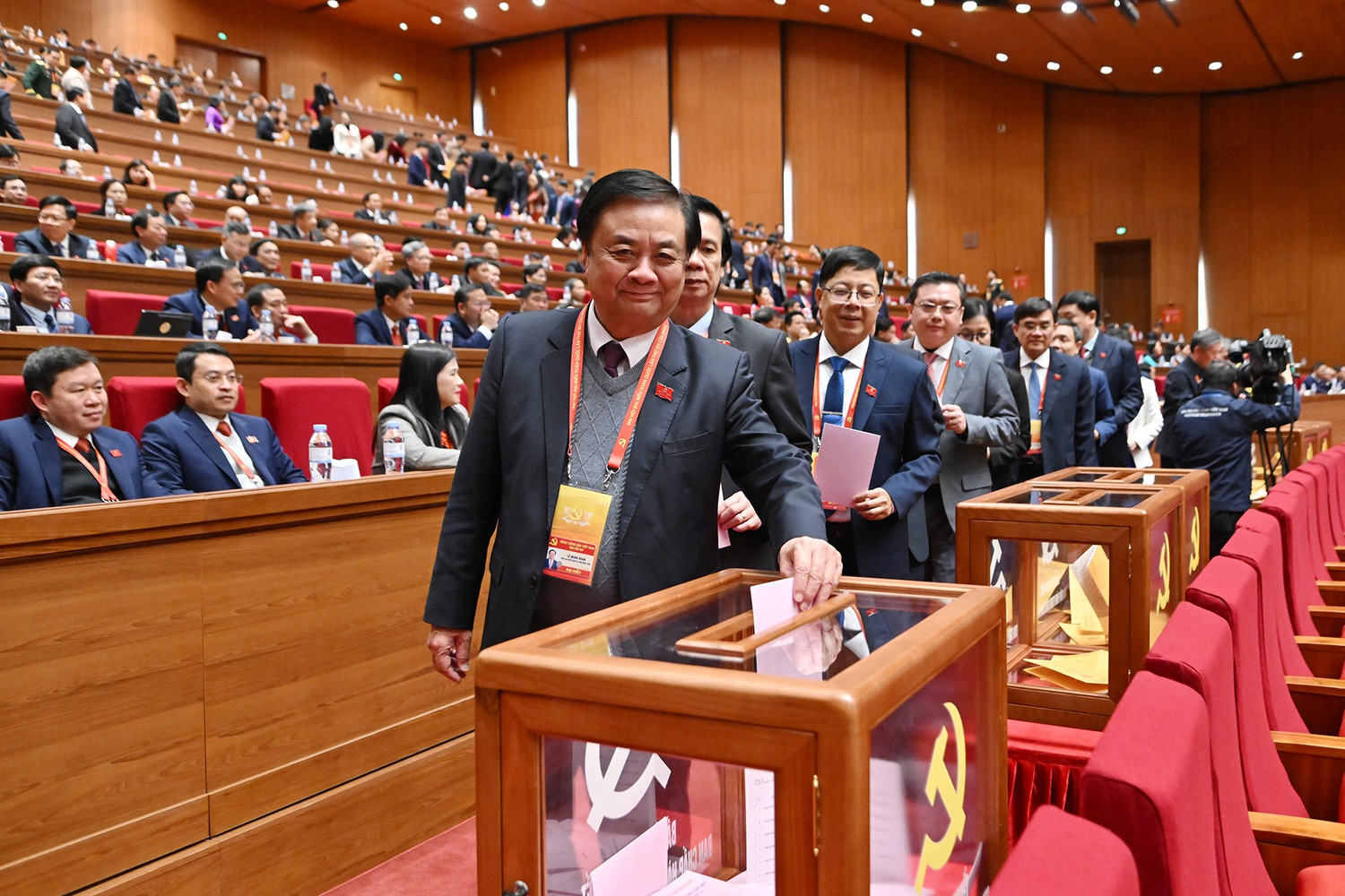 Chùm ảnh: Bỏ phiếu bầu Ban Chấp hành Trung ương Đảng khóa XIV- Ảnh 16. Chùm ảnh: Bỏ phiếu bầu Ban Chấp hành Trung ương Đảng khóa XIV- Ảnh 16.