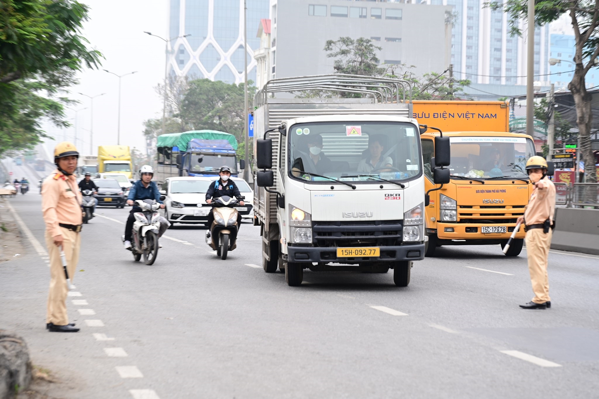 Hải Phòng đề ra giải pháp kéo giảm tai nạn giao thông ở cả ba tiêu chí- Ảnh 1. Hải Phòng đề ra giải pháp kéo giảm tai nạn giao thông ở cả ba tiêu chí- Ảnh 1.