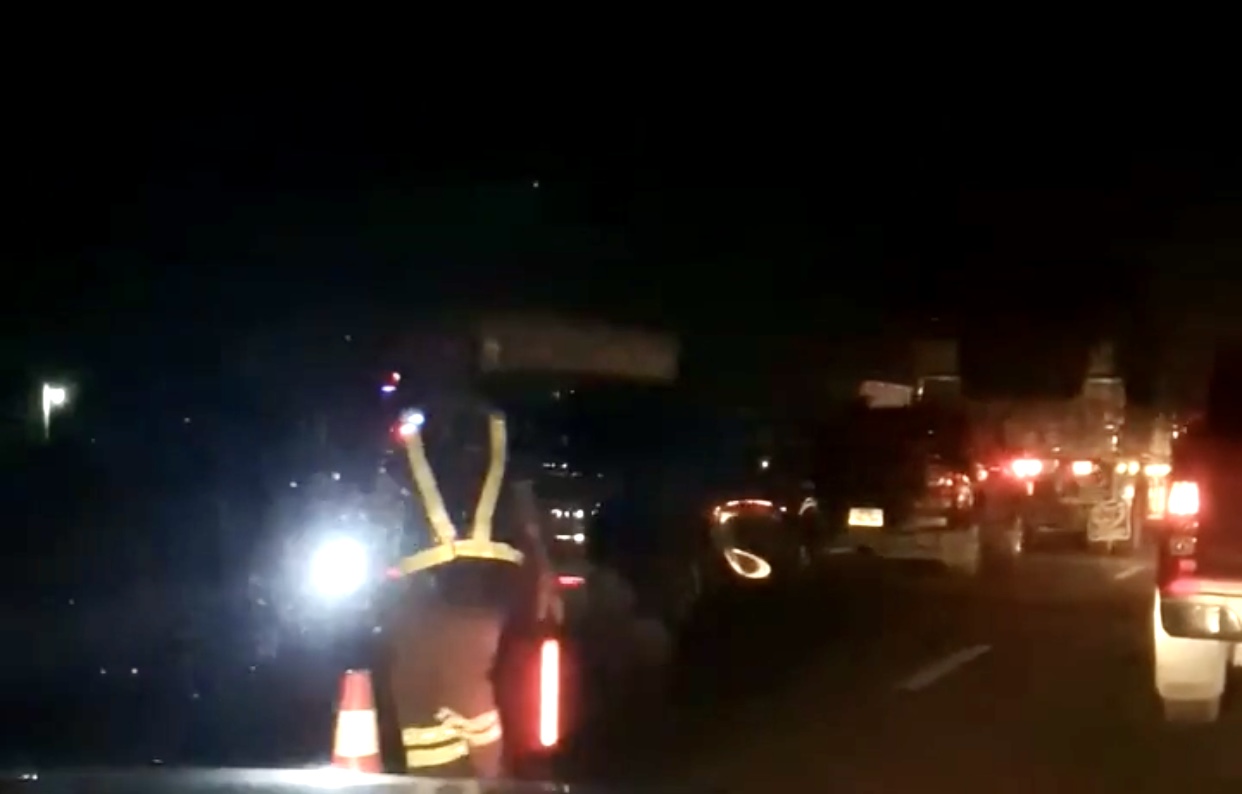 Cao tốc TP HCM &ndash; Trung Lương &ugrave;n ứ d&agrave;i do tai nạn li&ecirc;n ho&agrave;n 6 xe &ocirc; t&ocirc;- Ảnh 1.