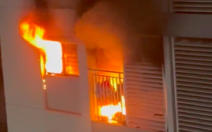 Ch&aacute;y chung cư ở TP.HCM, 3 mẹ con nguy kịch