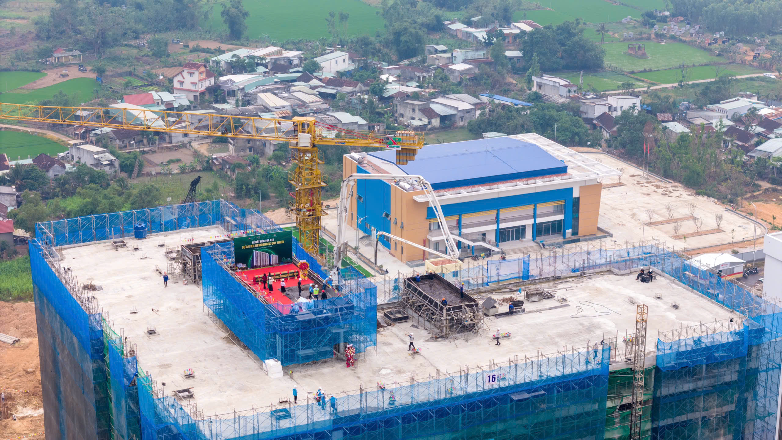 Cất n&oacute;c CT2 IEC Residences Quy Nhơn: Hiện thực h&oacute;a giấc mơ an cư cho lao động địa phương- Ảnh 2.