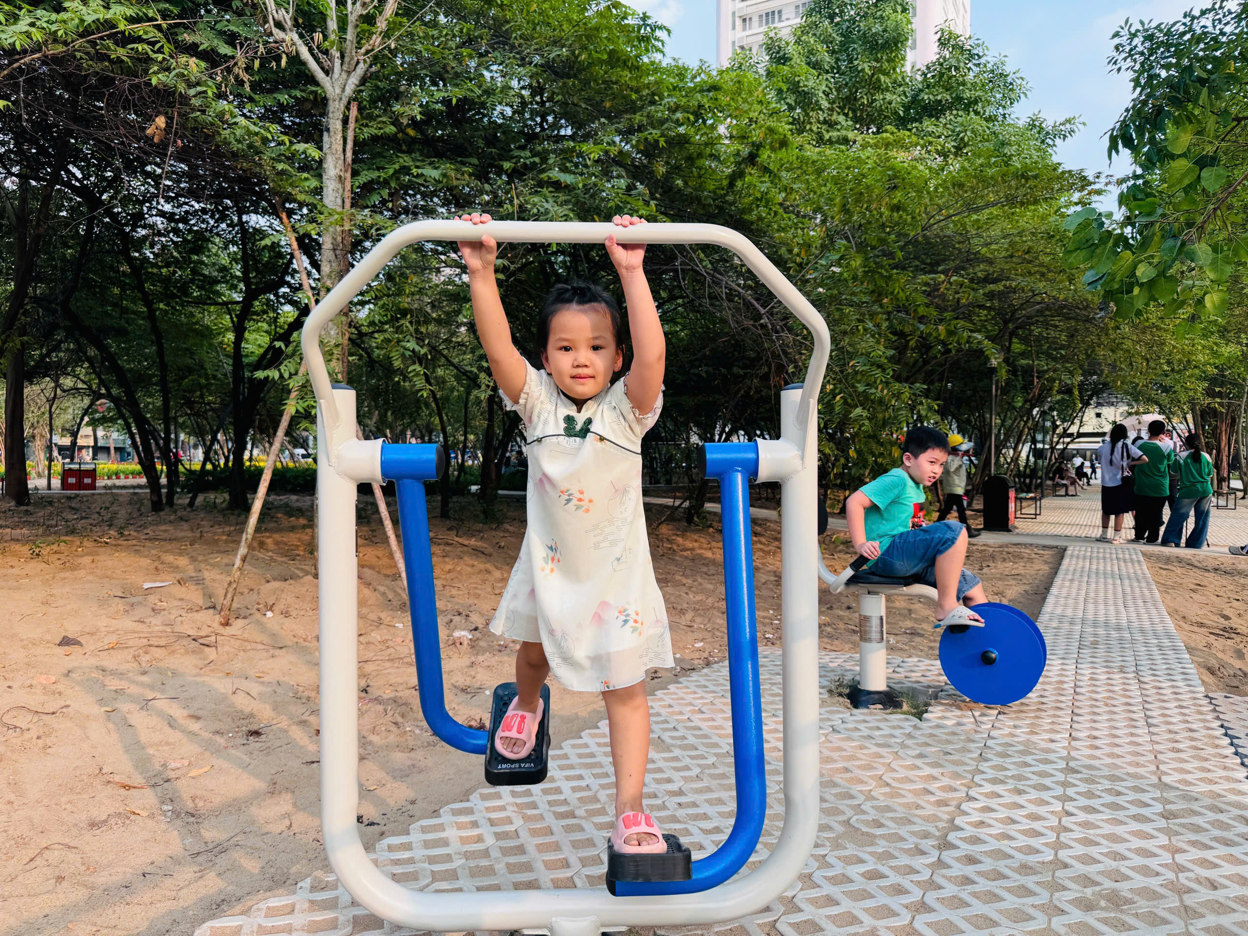 TP.HCM: “Đất vàng” Phan Đình Phùng hóa công viên xanh, phục vụ người dân trước Tết- Ảnh 10. TP.HCM: “Đất vàng” Phan Đình Phùng hóa công viên xanh, phục vụ người dân trước Tết- Ảnh 10.