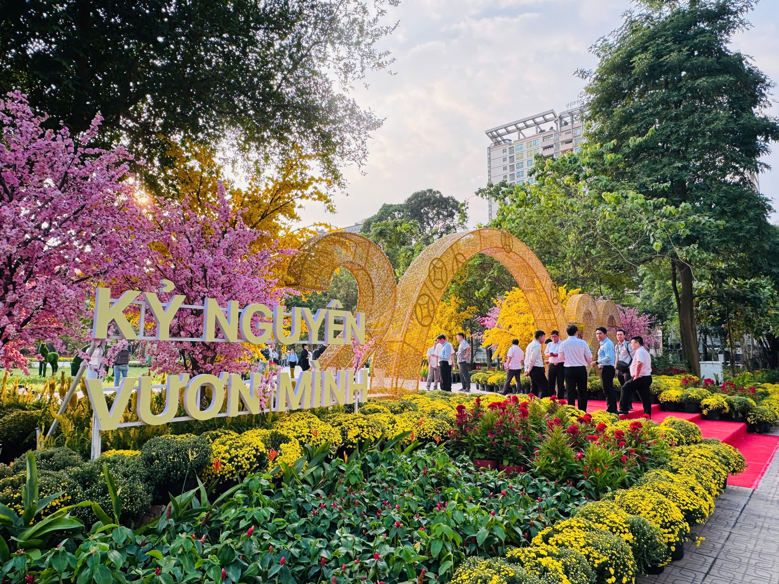 TP.HCM: “Đất vàng” Phan Đình Phùng hóa công viên xanh, phục vụ người dân trước Tết- Ảnh 5. TP.HCM: “Đất vàng” Phan Đình Phùng hóa công viên xanh, phục vụ người dân trước Tết- Ảnh 5.