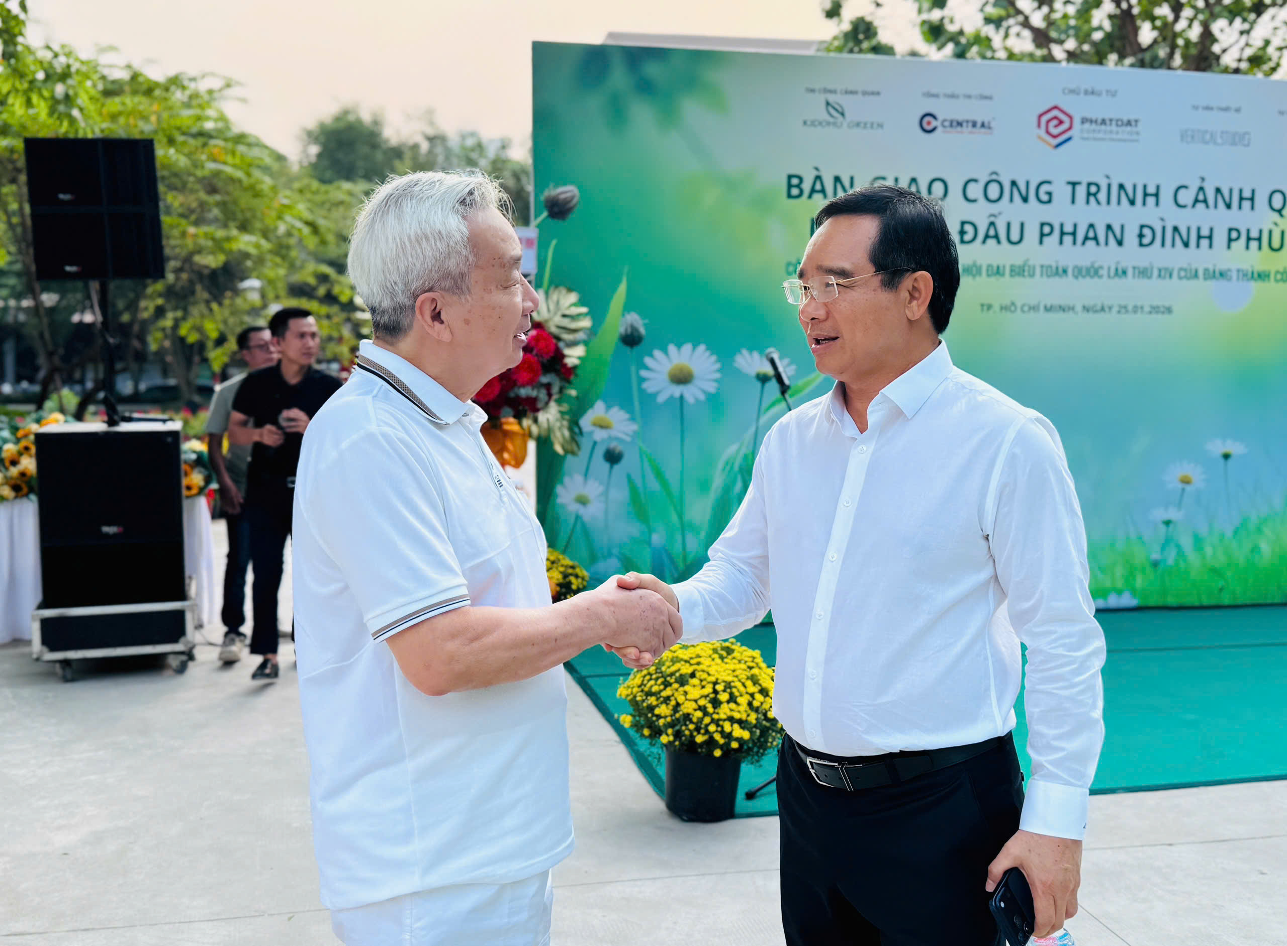 TP.HCM: “Đất vàng” Phan Đình Phùng hóa công viên xanh, phục vụ người dân trước Tết- Ảnh 4. TP.HCM: “Đất vàng” Phan Đình Phùng hóa công viên xanh, phục vụ người dân trước Tết- Ảnh 4.