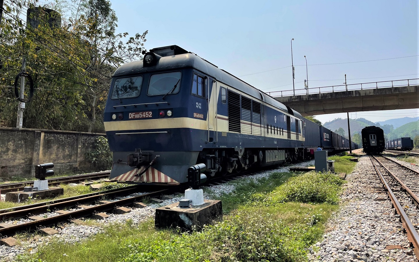 Hơn 2.900 đo&agrave;n t&agrave;u h&agrave;ng li&ecirc;n vận quốc tế qua ga Đồng Đăng trong năm 2025