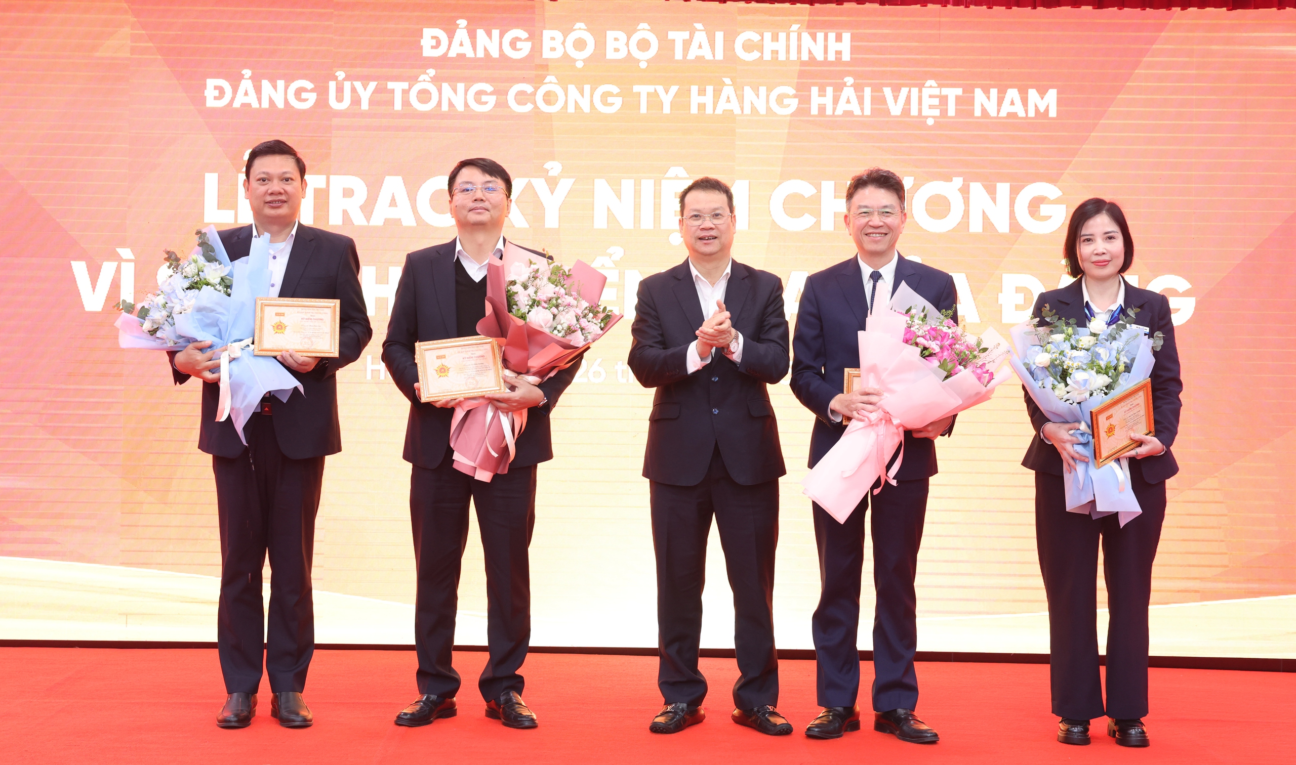 VIMC cần đẩy mạnh chuyển đổi số, chuyển đổi xanh, ưu tiên triển khai dự án cảng Cần Giờ- Ảnh 3. VIMC cần đẩy mạnh chuyển đổi số, chuyển đổi xanh, ưu tiên triển khai dự án cảng Cần Giờ- Ảnh 3.