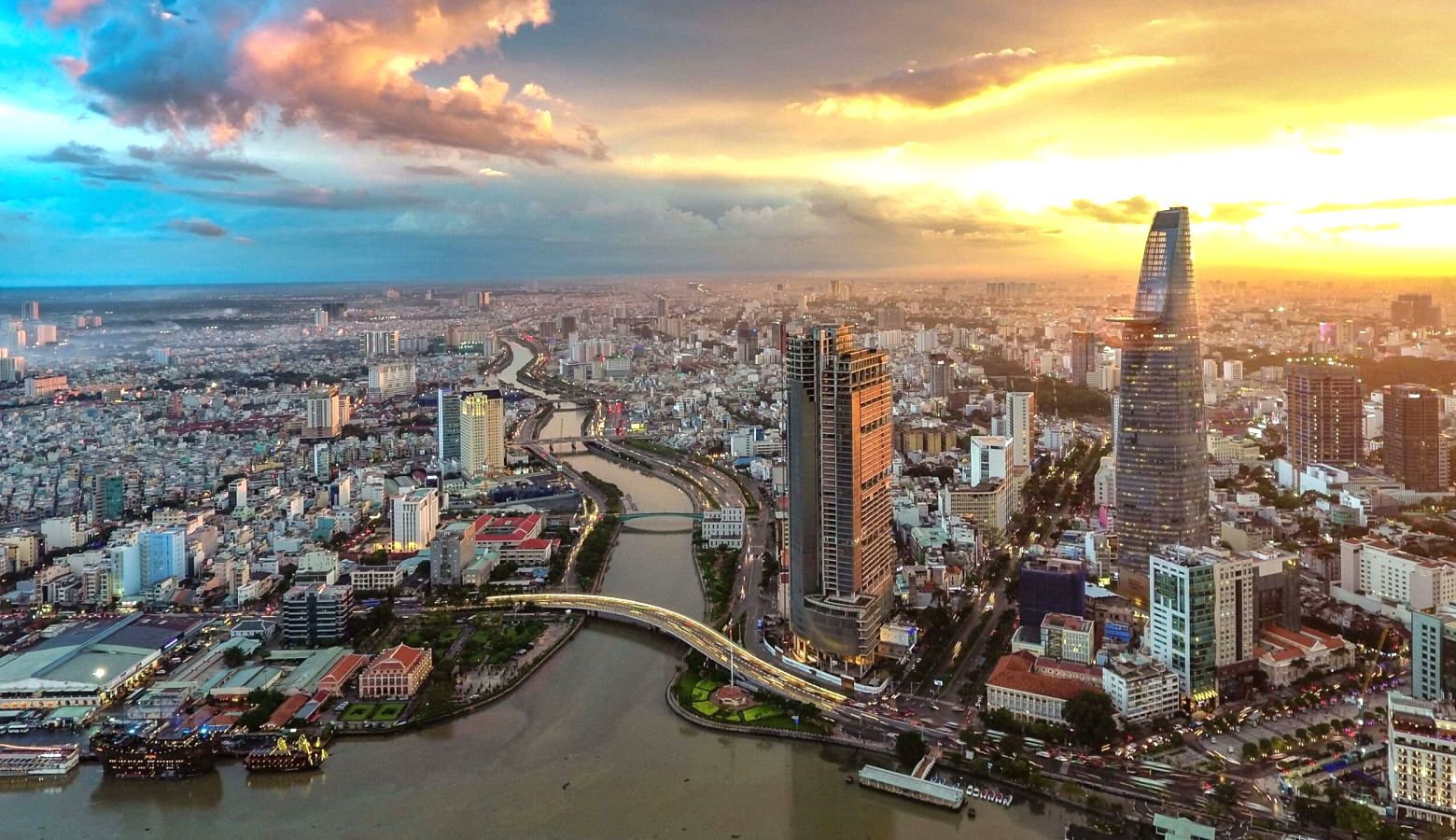 Tăng cường ứng dụng AI trong xây dựng đô thị thông minh- Ảnh 2. TP.HCM đặt mục tiêu đến năm 2030 sẽ đạt mức độ trưởng thành đô thị thông minh tiệm cận cấp độ 4. (Ảnh minh họa)